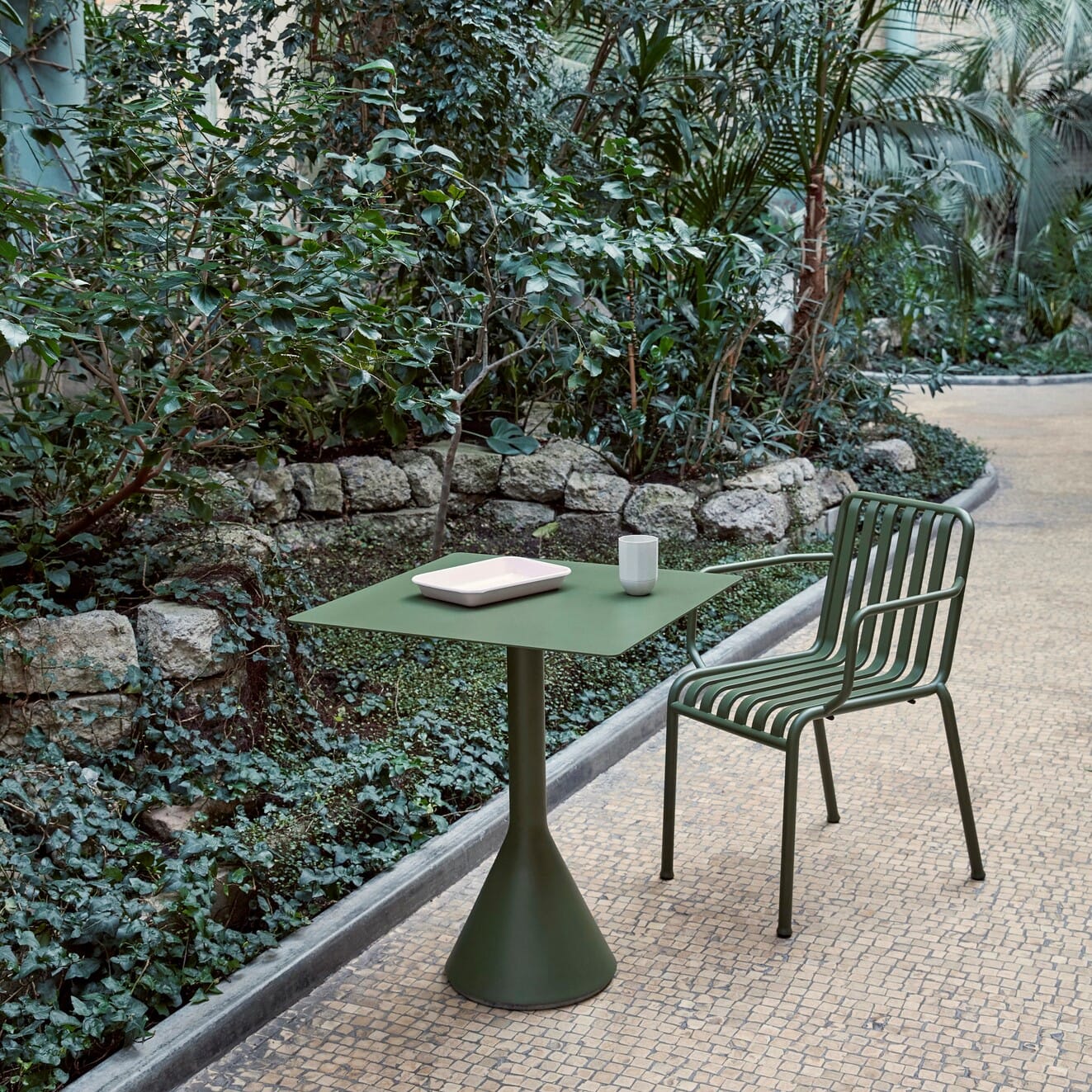 Palissade Cone Table Olive 65x65 - Relatert 2