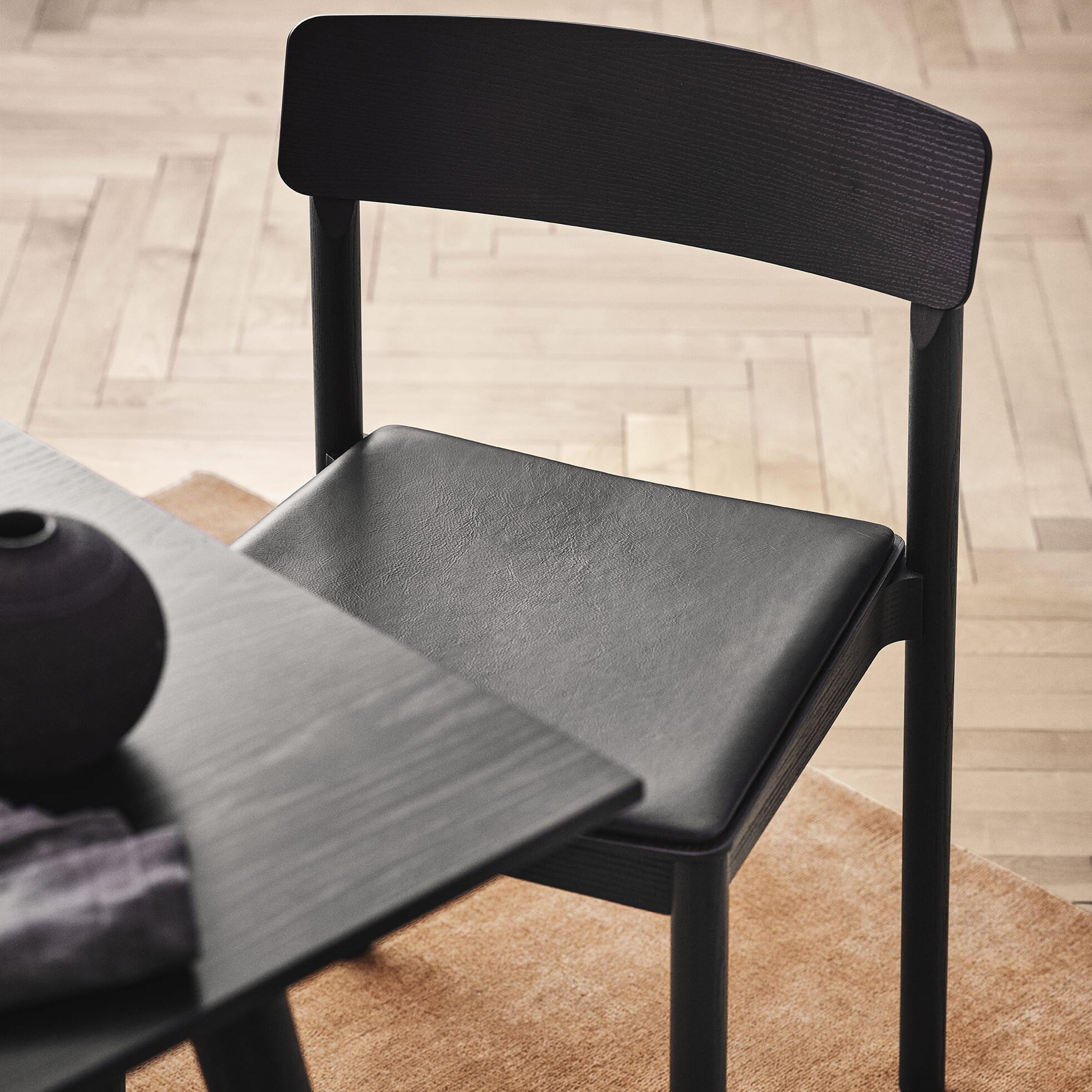 Betty Chair TK3 Black/Black - Relatert 3