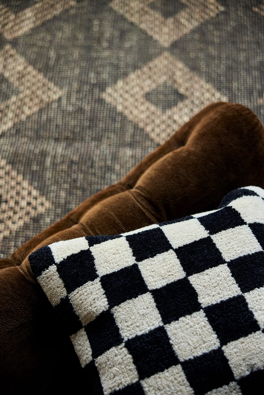 Pute Woolen Black and White Statement 50x50 - Bilde 5
