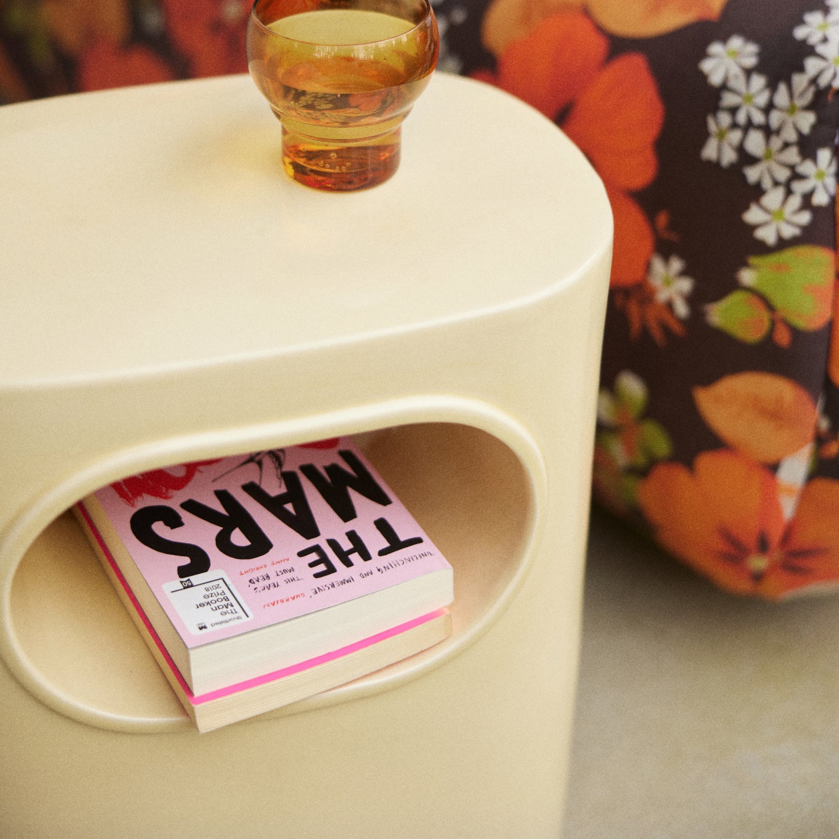 Sidebord Space cream