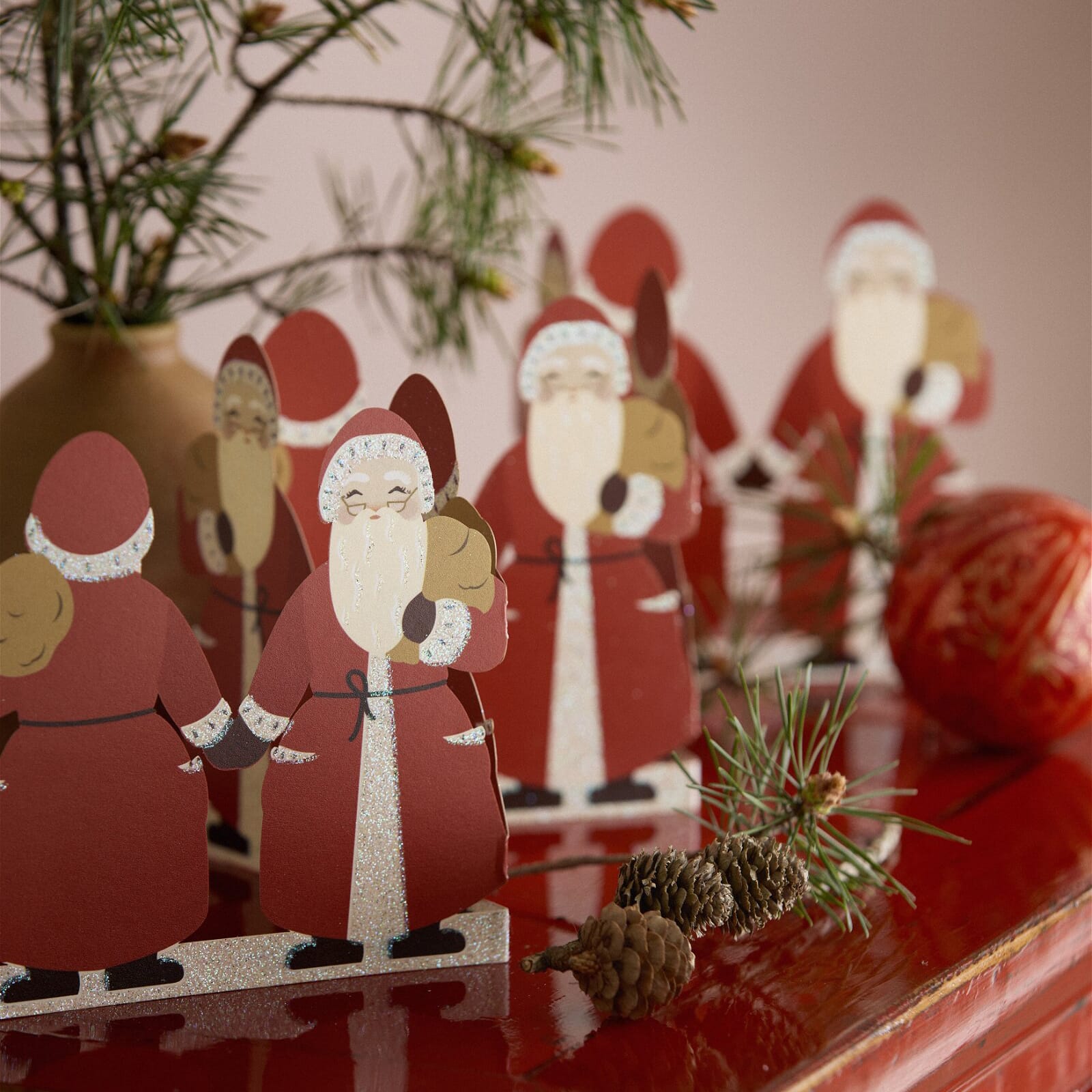 Borddekorasjon Santa Ruby - Hovedbilde