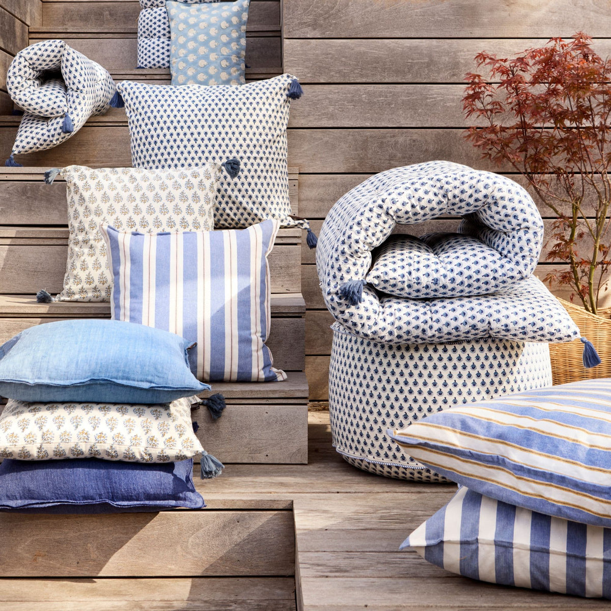 Puff Asha Indigo 30x55