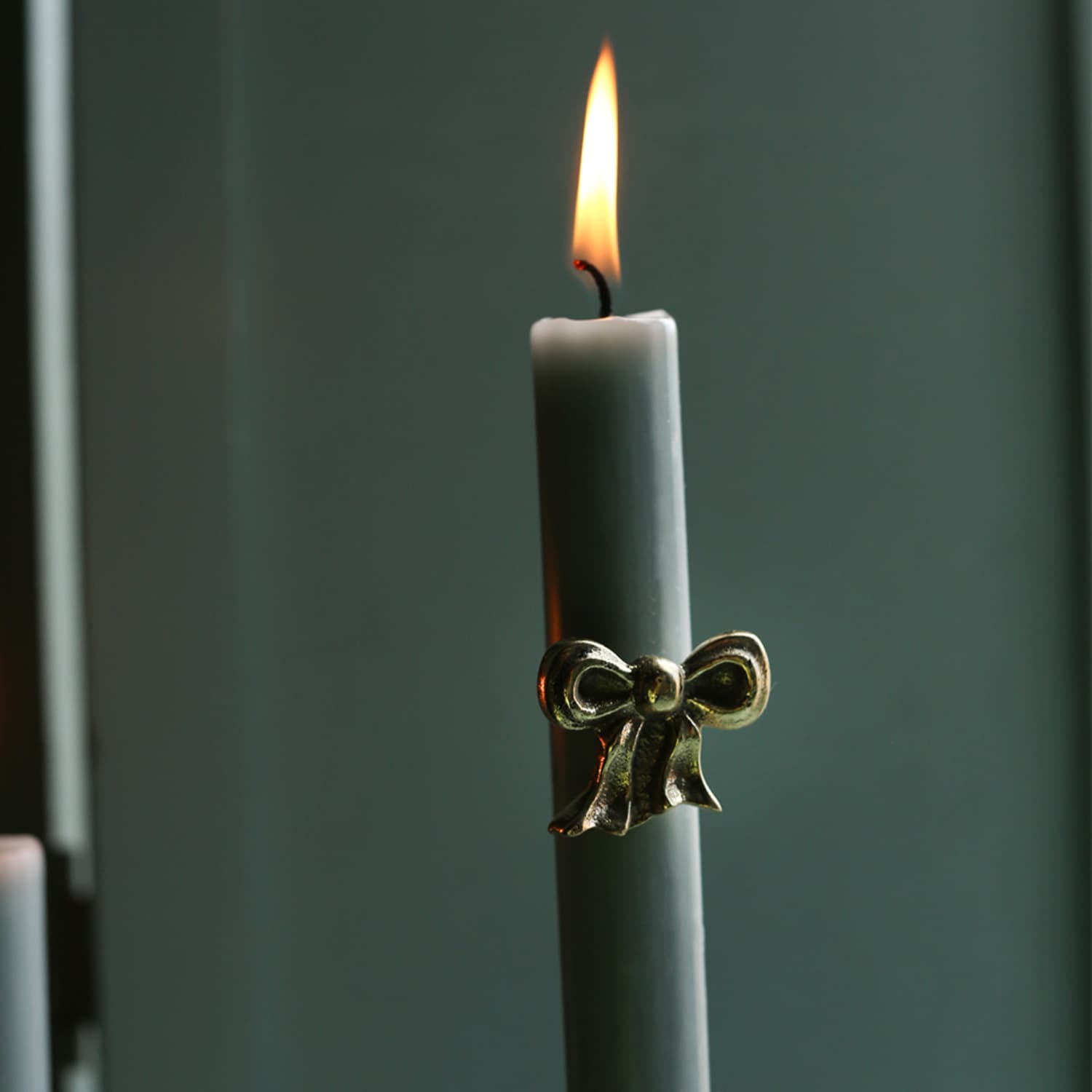 Bowie Bow Candle Pin