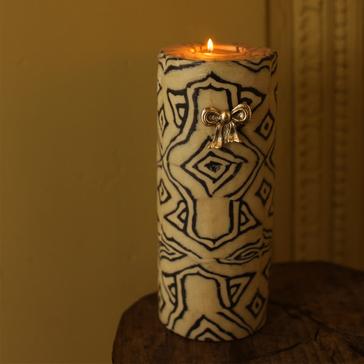 Bowie Bow Candle Pin