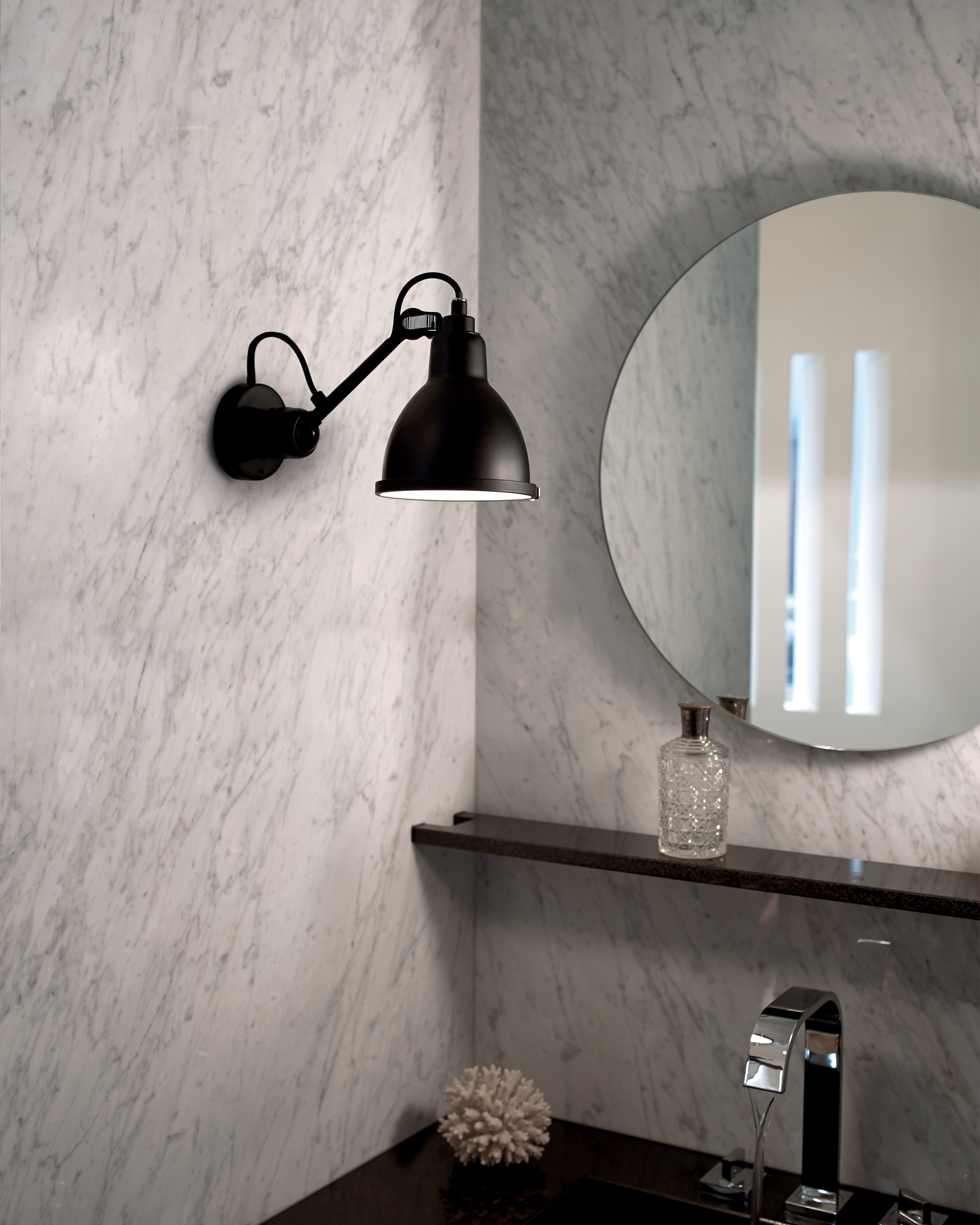 Vegglampe No 304 til Baderom Svart/Svart