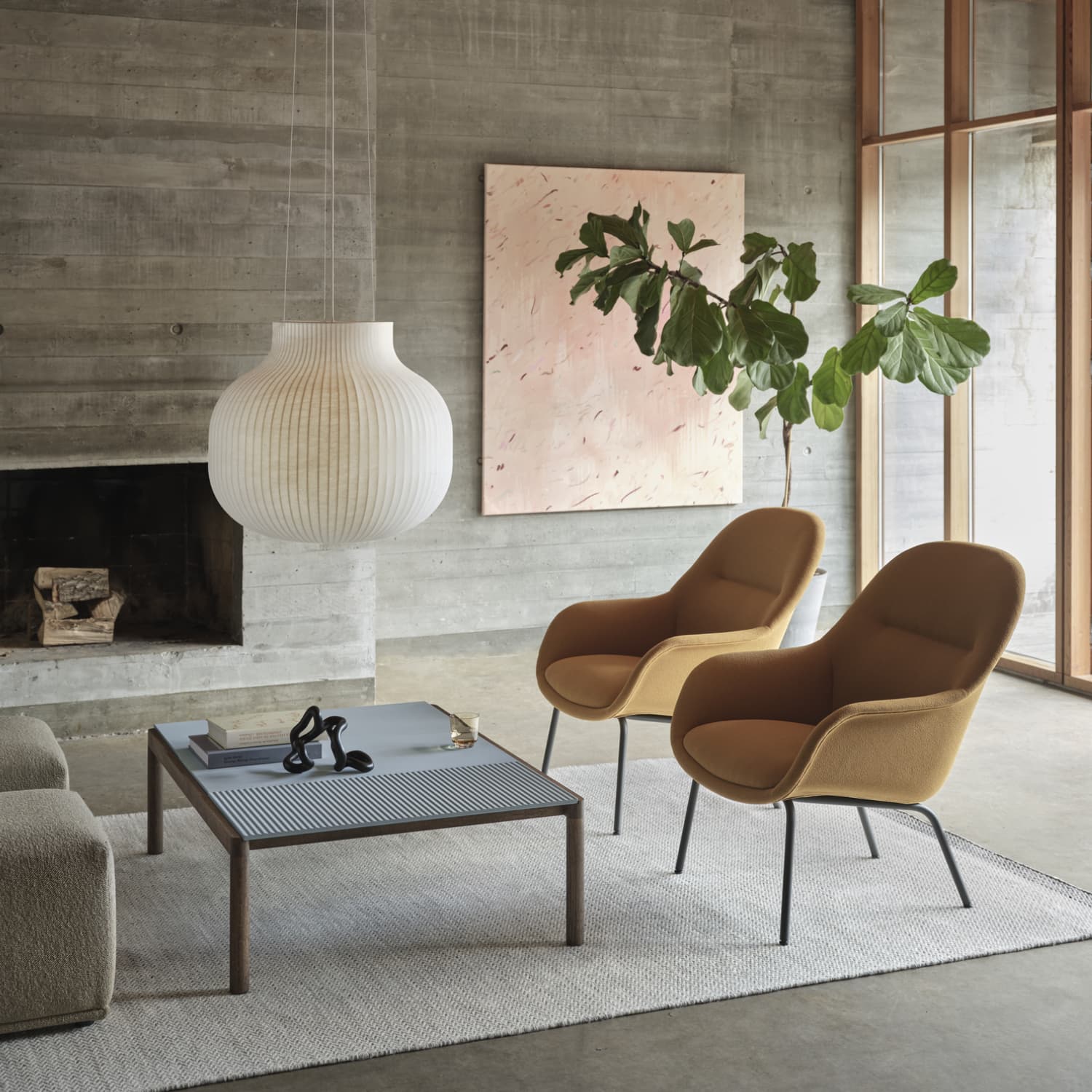 Fiber Loungestol Tube Base Refine Leather Cognac/Anthracite Black