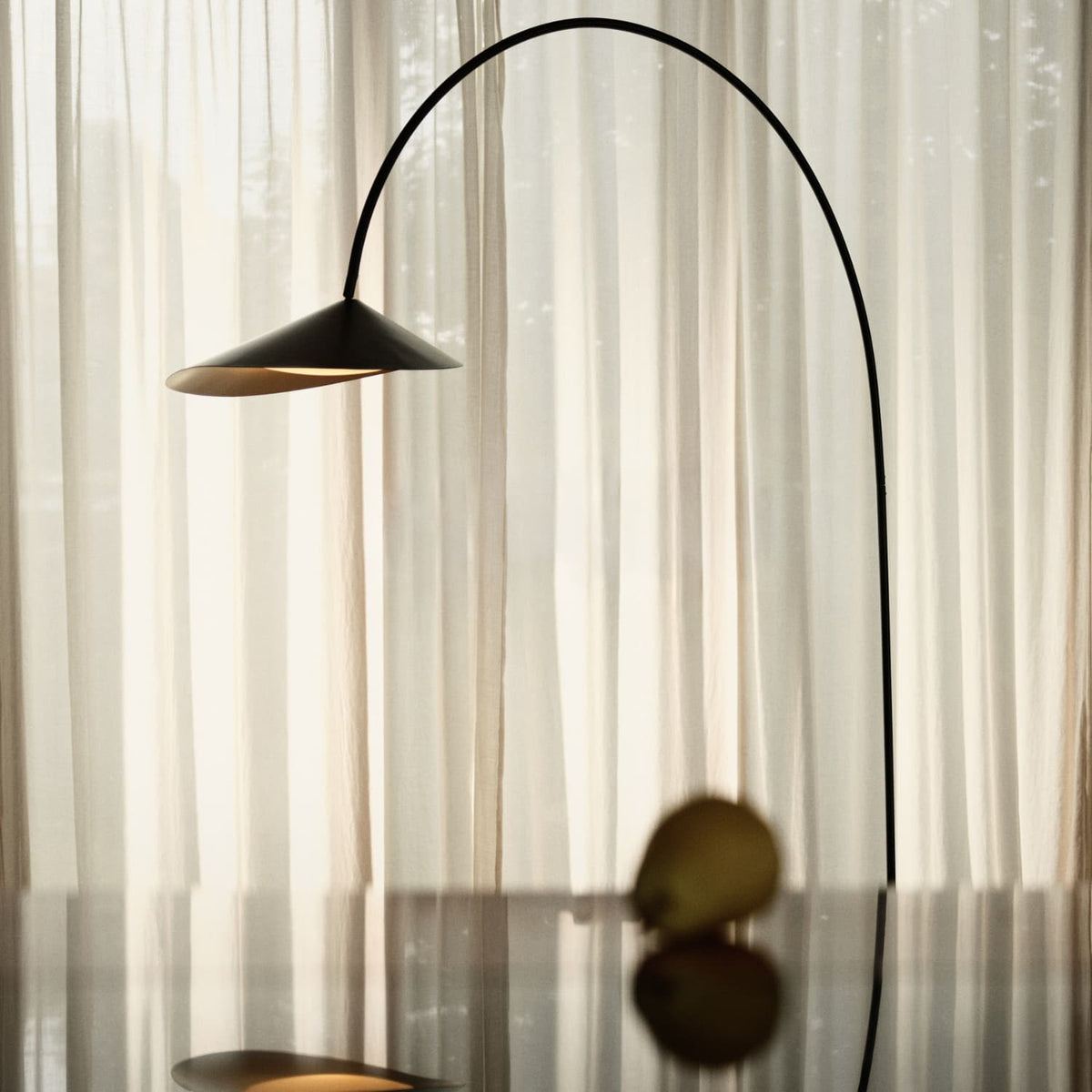 Gulvlampe Arum Arched