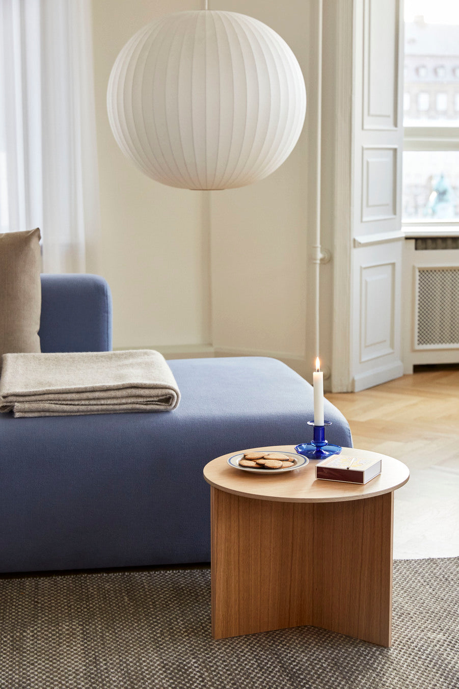 Slit Table Round Wood Eik