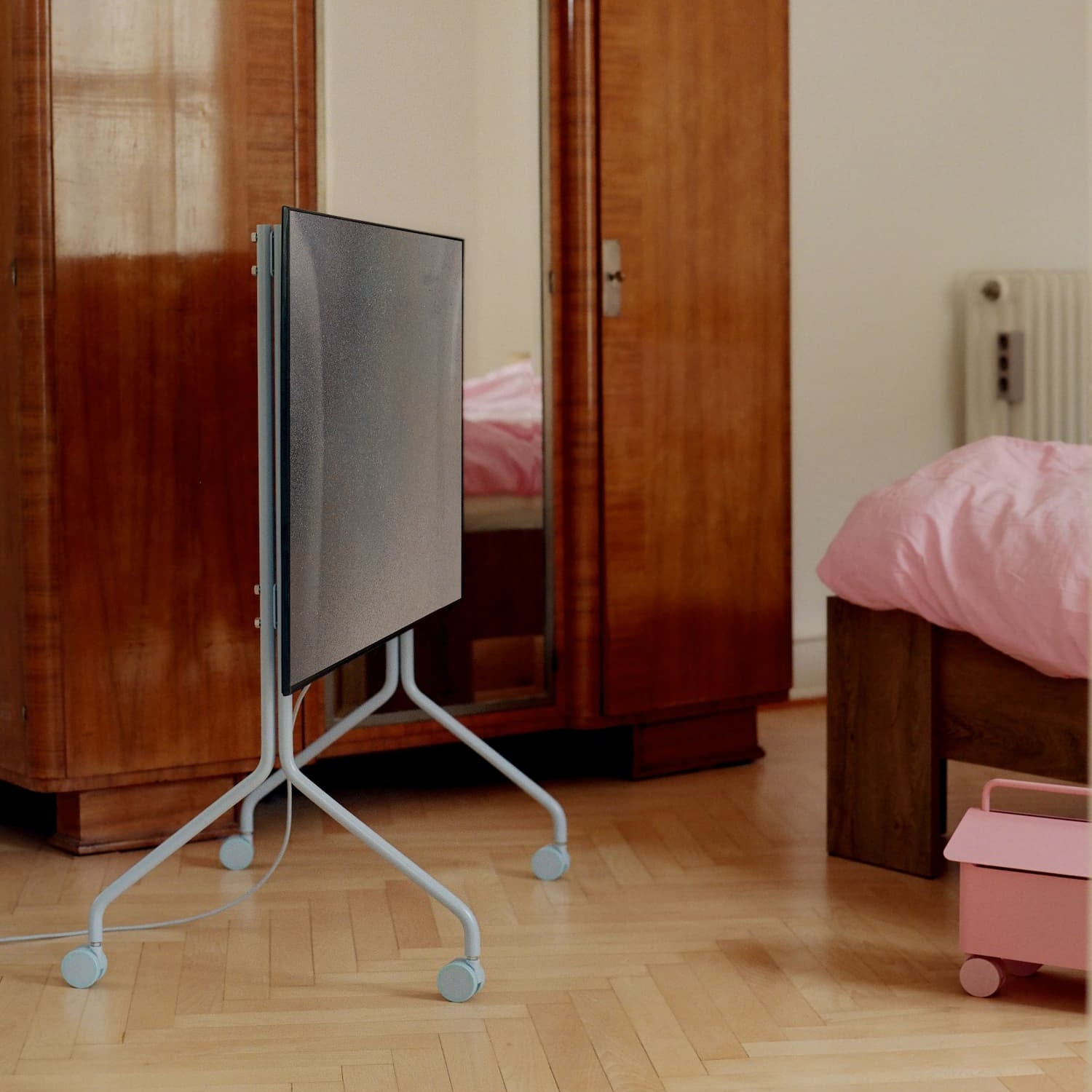 TV-stativ Moon Rollin' Powder Blue