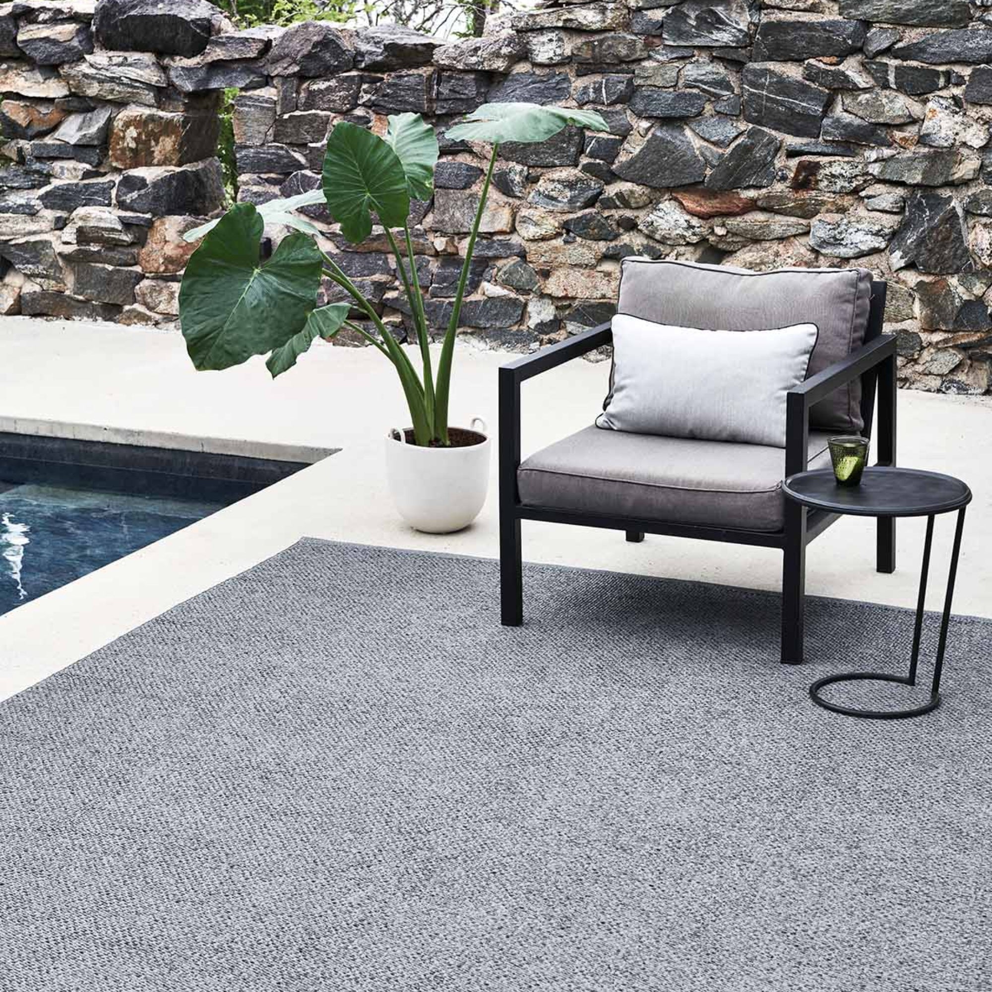 Svea Granit/Black Metallic