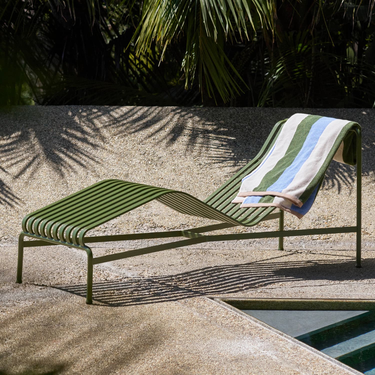 Palissade Chaise Lounge Olive