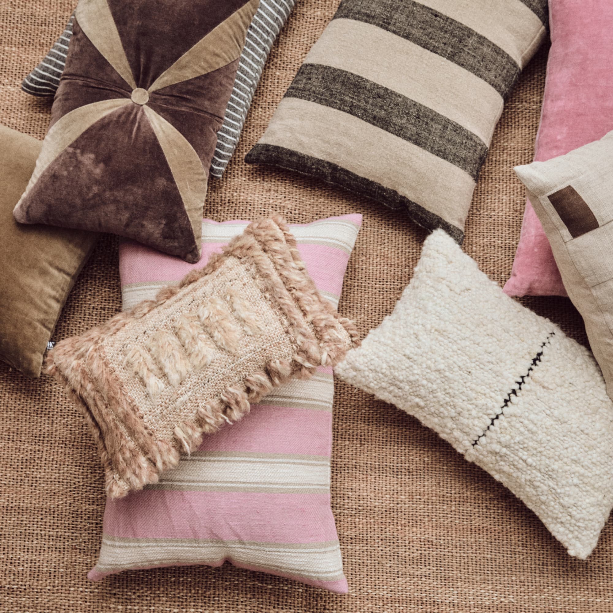 Sofapute Striped Blush 60x40