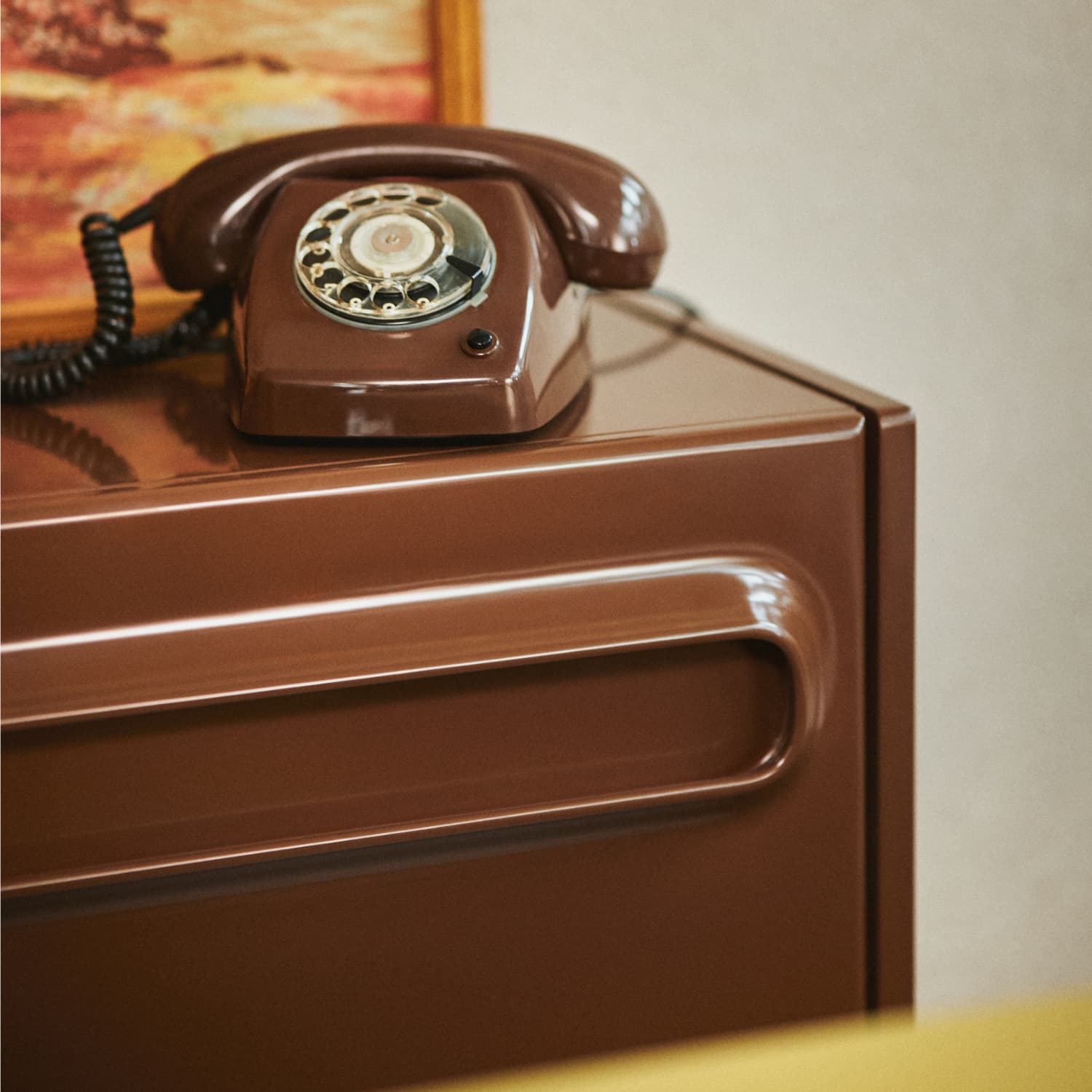 Space dresser small chocolate