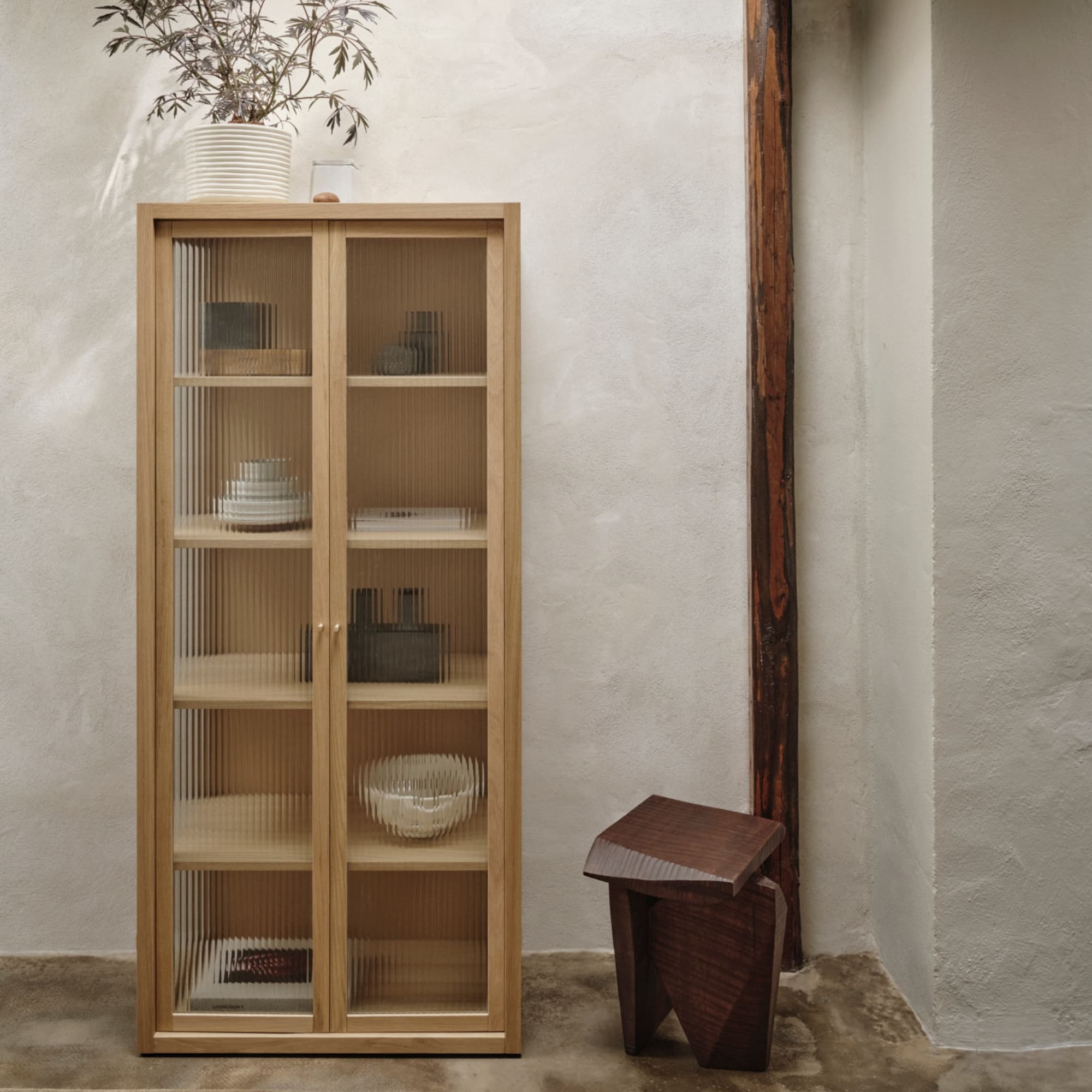Vitrineskap Reed Natural Oak