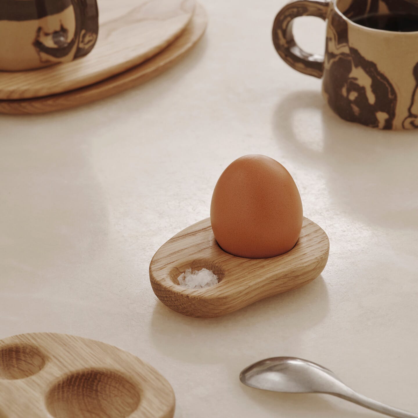 Cairn Egg Holder eggeglass i FSC-sertifisert eik