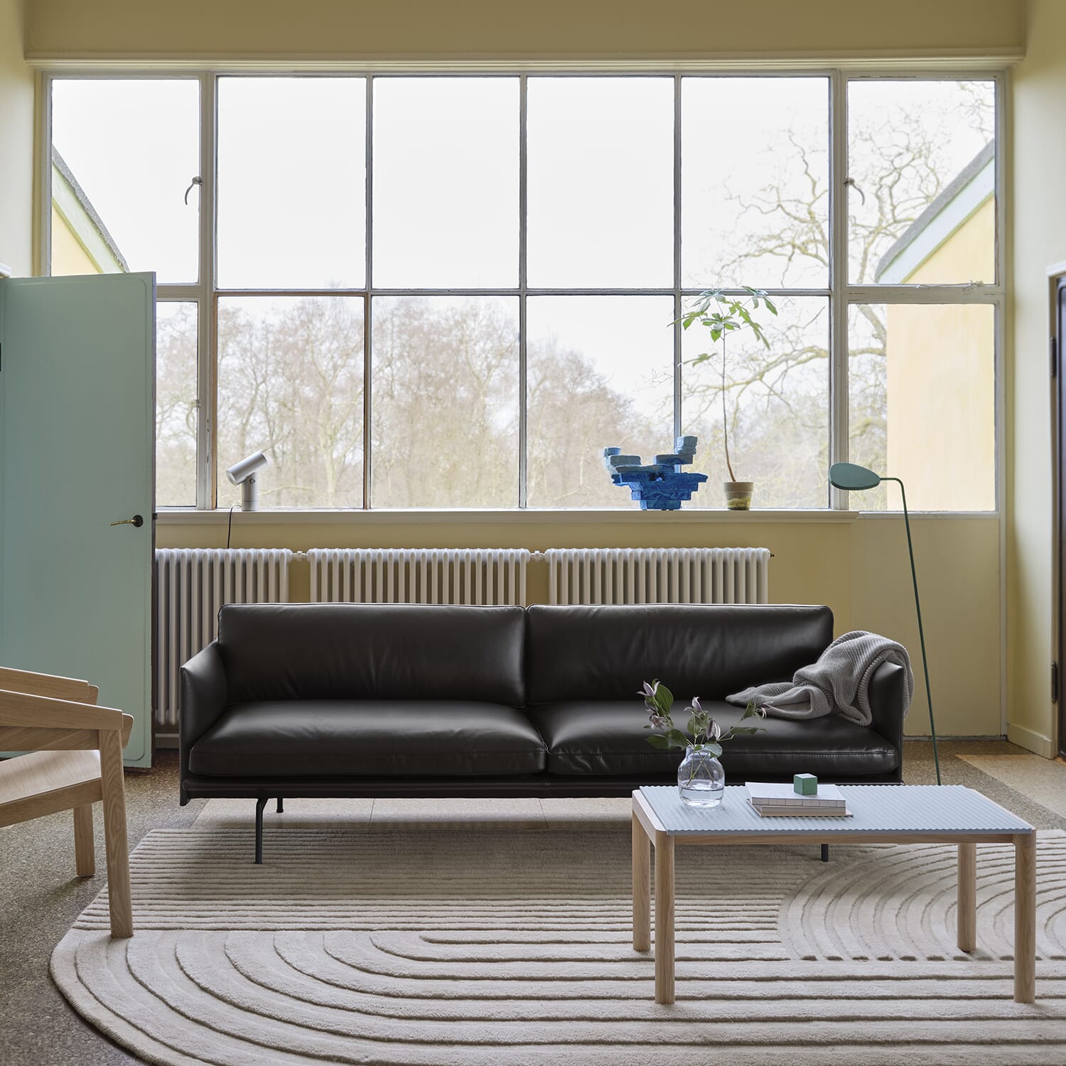 Outline Sofa 3 seter Skinn/Svart base - Bilde 2