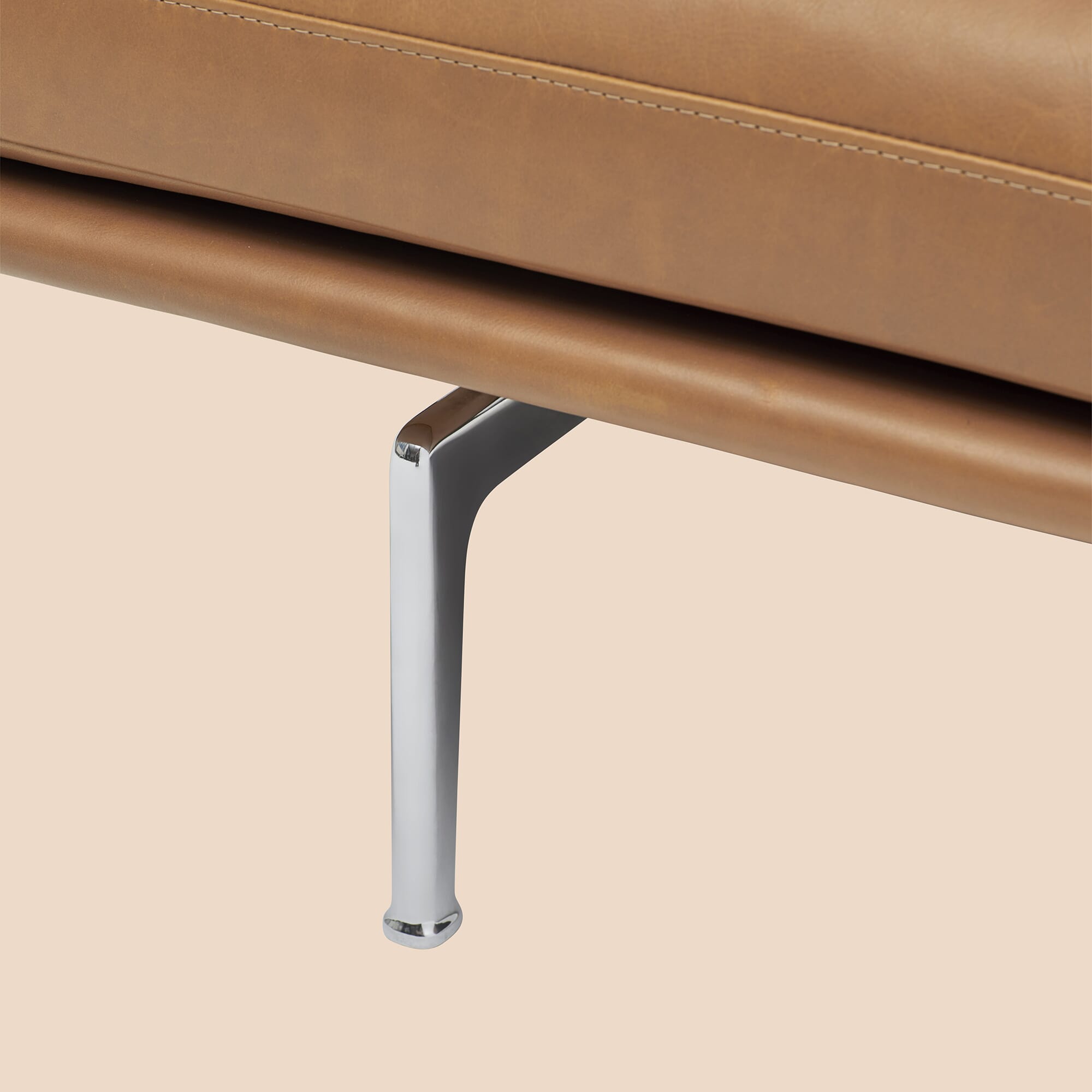 Outline Sofa 2 seter Skinn/Aluminum base - Bilde 5