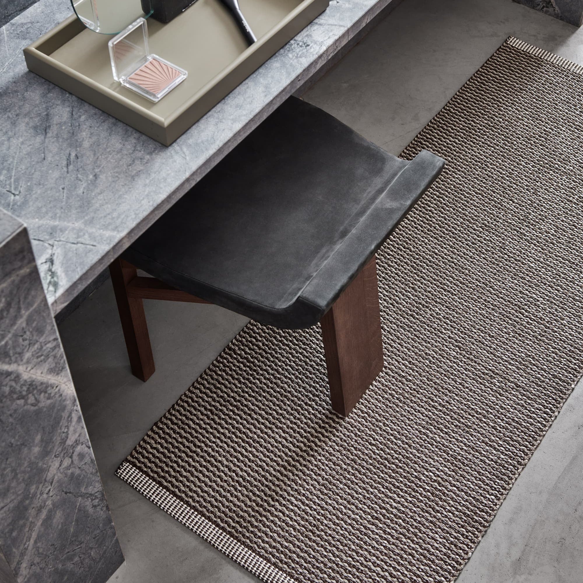 Mono Dark Brown/Dark Linen