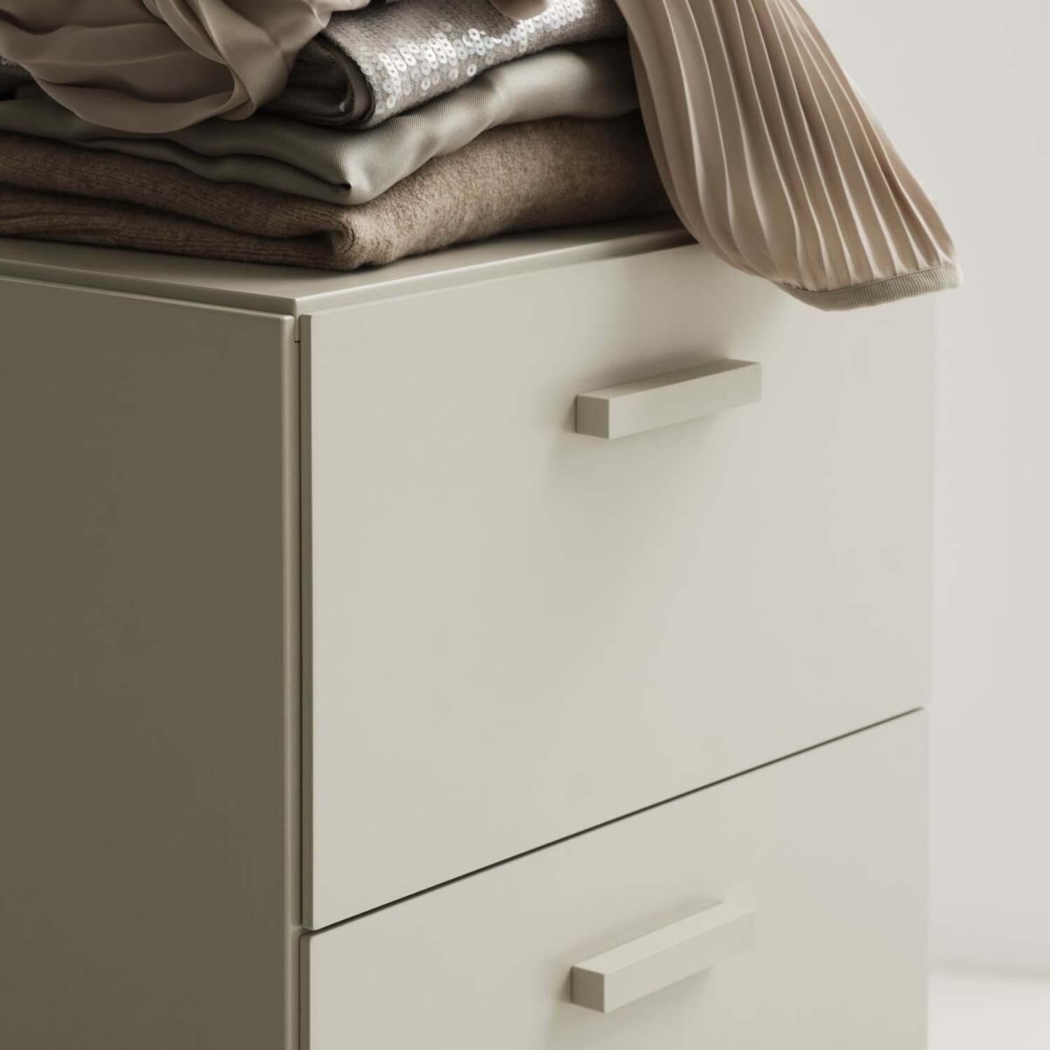 Relief Kommode Høy Beige