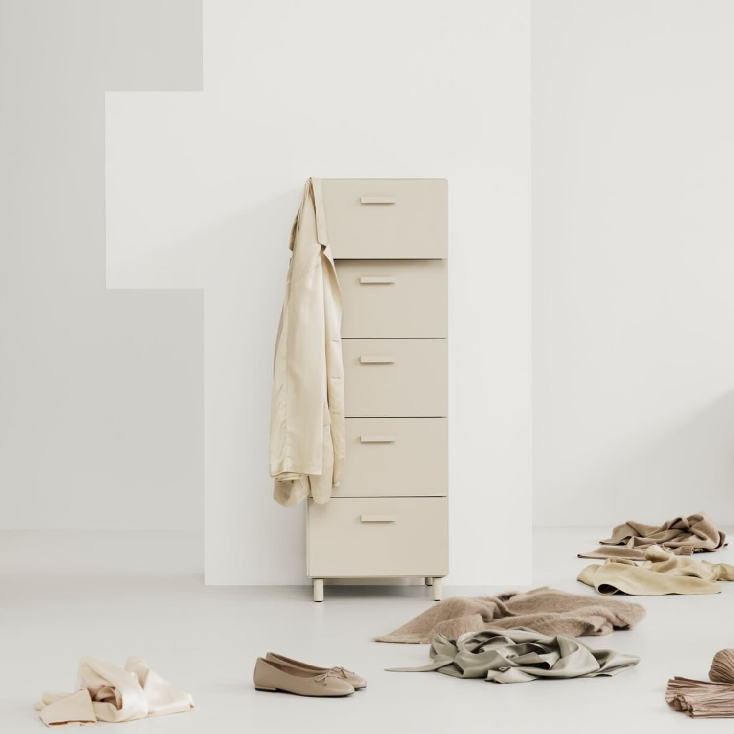 Relief Kommode Høy Beige