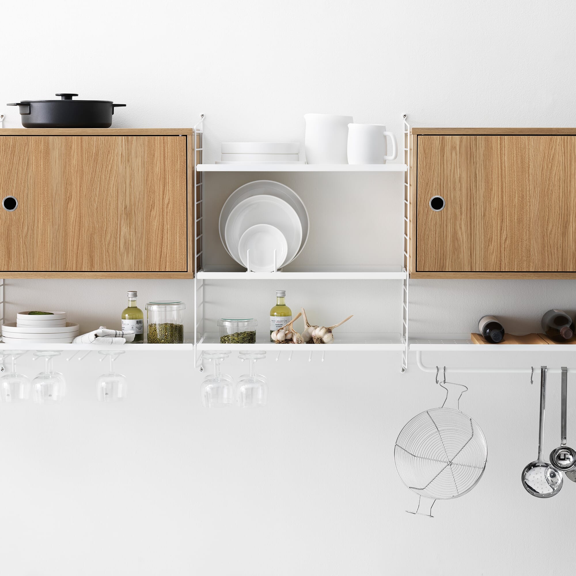 String Vegghylle 240x75