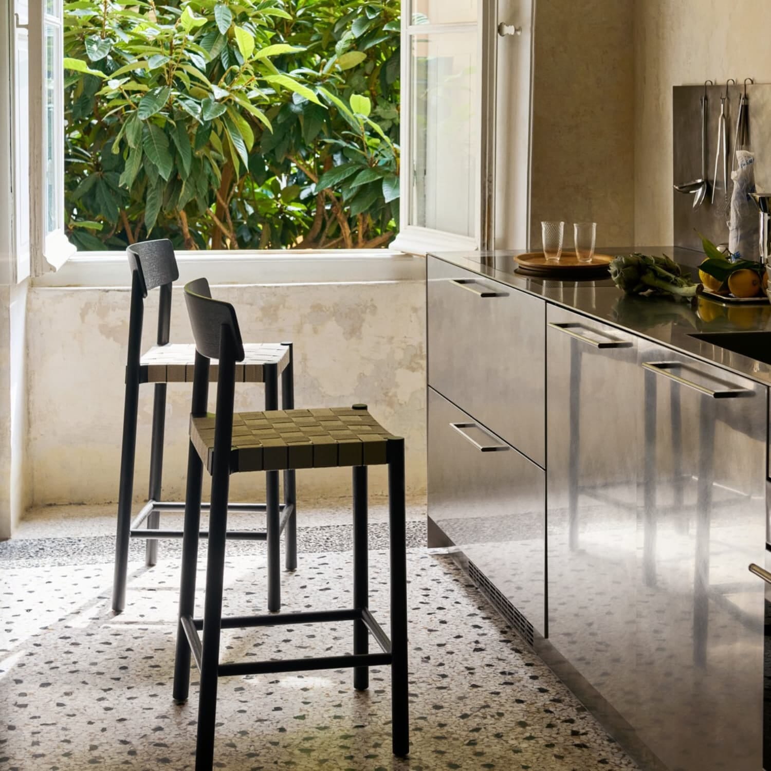 Betty Barstol TK12 Svartlakkert Ask/Natural