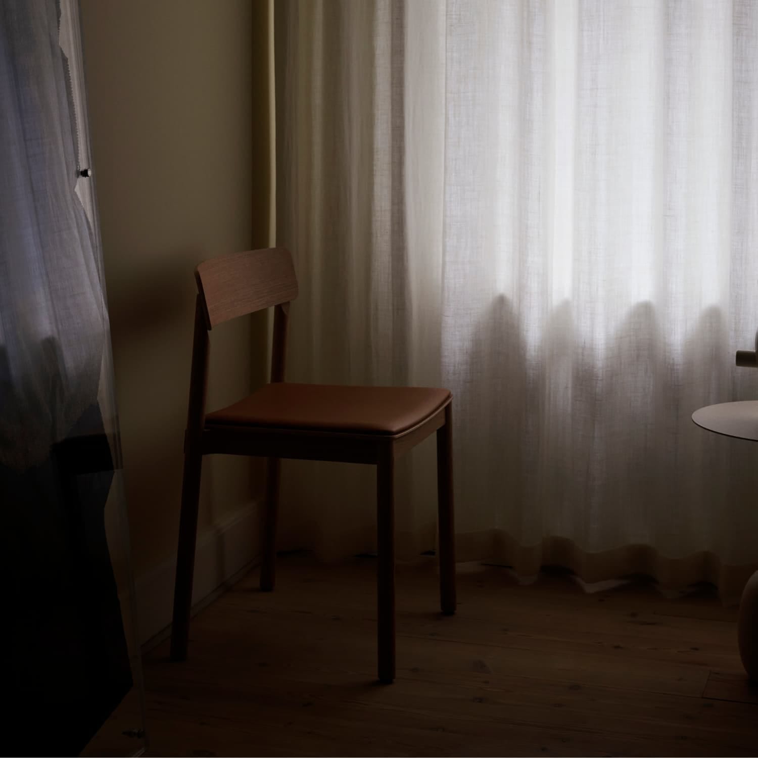 Betty Stol TK3 Solid Eik/Cognac Skinn