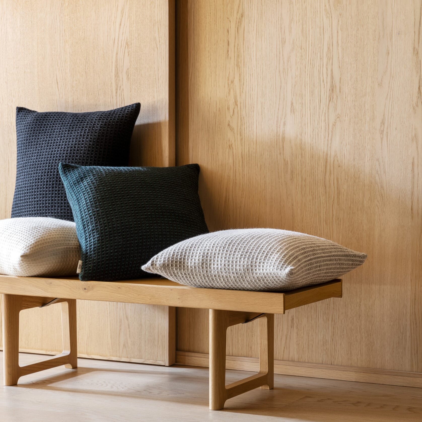 Pute Vega Black 50x50 - Bilde 3