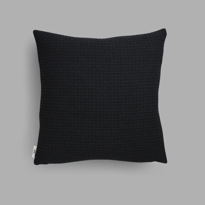 Pute Vega Black 50x50 - Hovedbilde