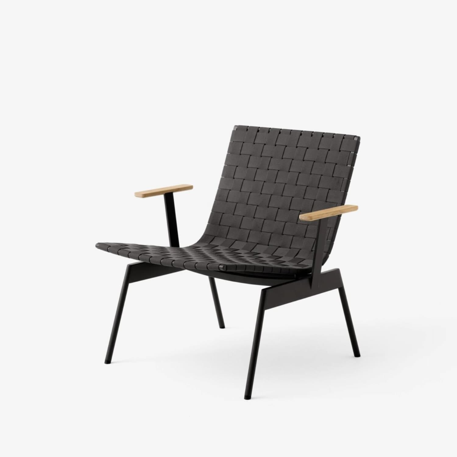 Ville Outdoor Lounge Chair AV45 With arms Warm Black - Hovedbilde