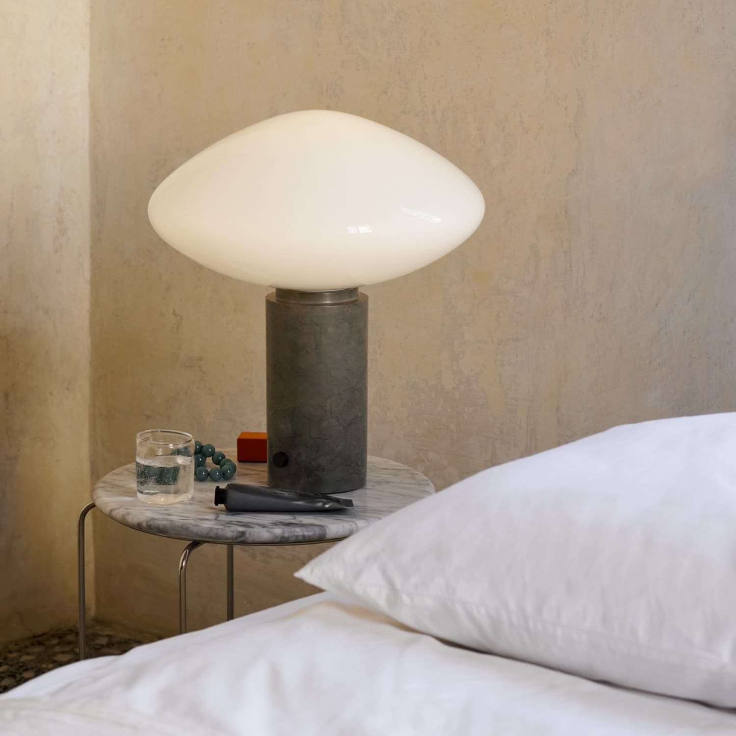 Marmortopp Bianco Carrara til Wire VP11 Stol
