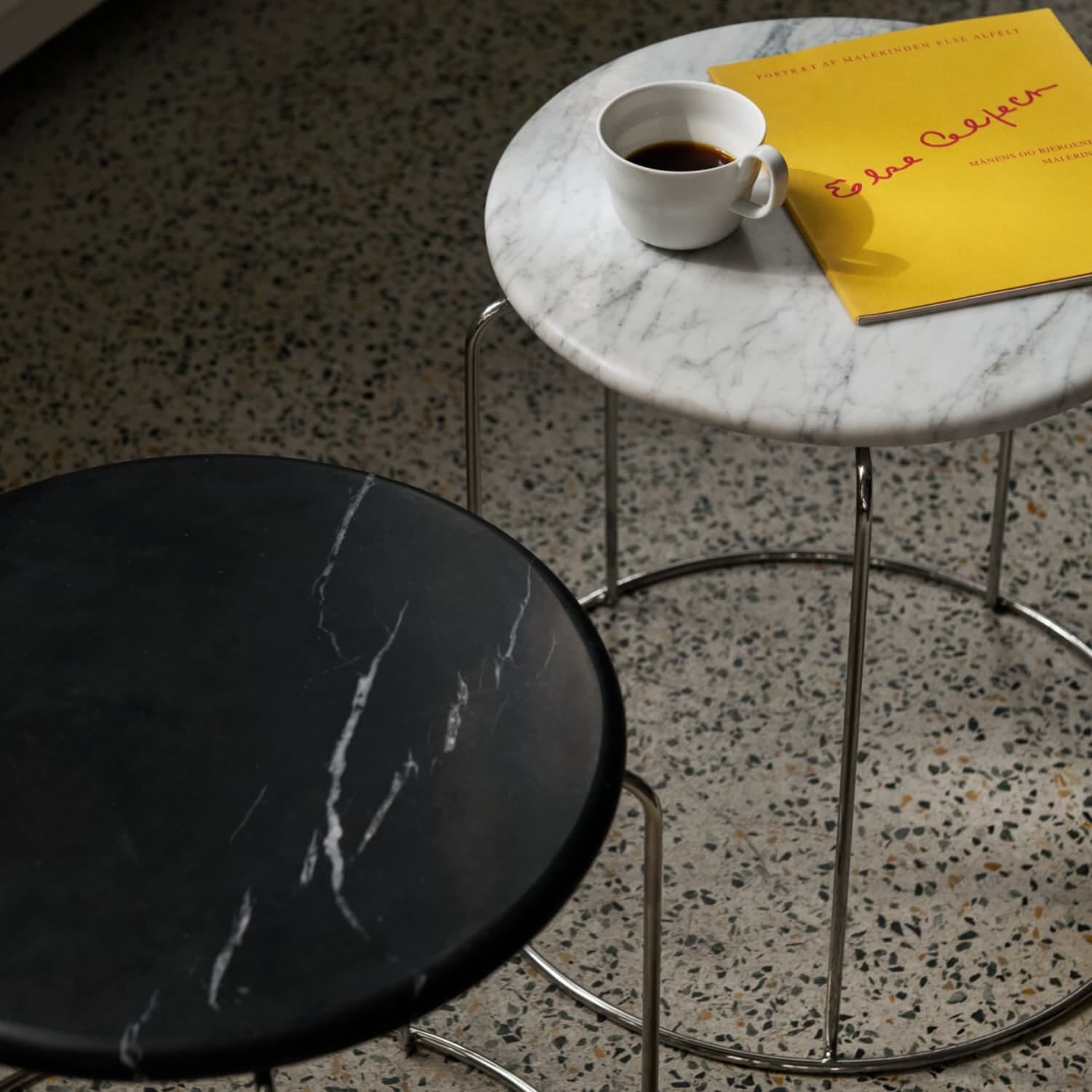 Marmortopp Nero Marquina til Wire VP11 Stol
