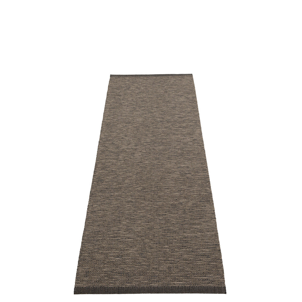Sam Black/Walnut