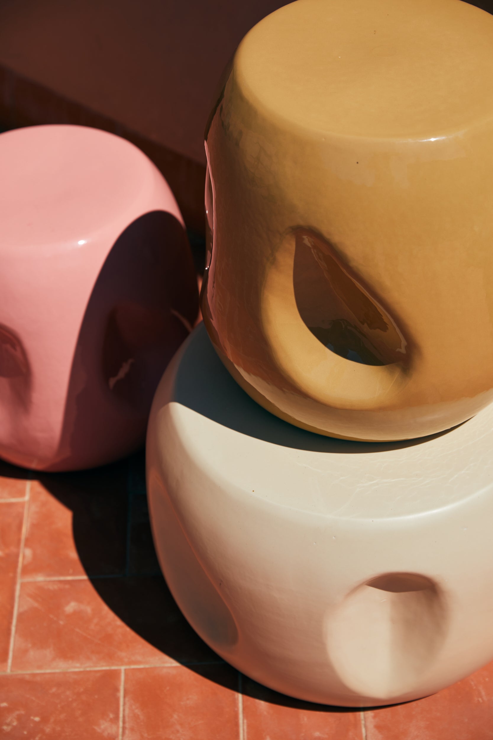 Sidebord Currents ceramic sand