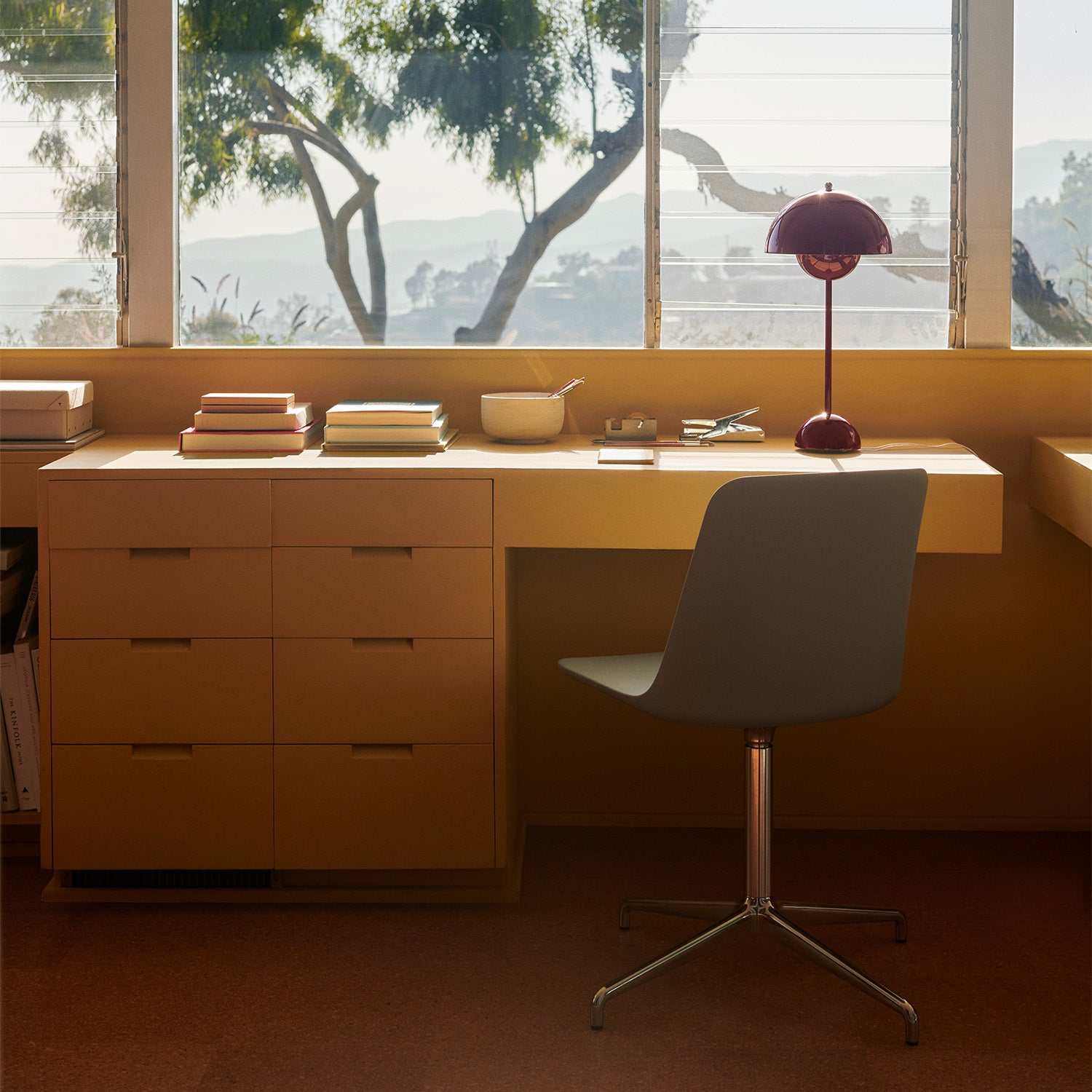 Flowerpot Bordlampe VP3 Dark Plum