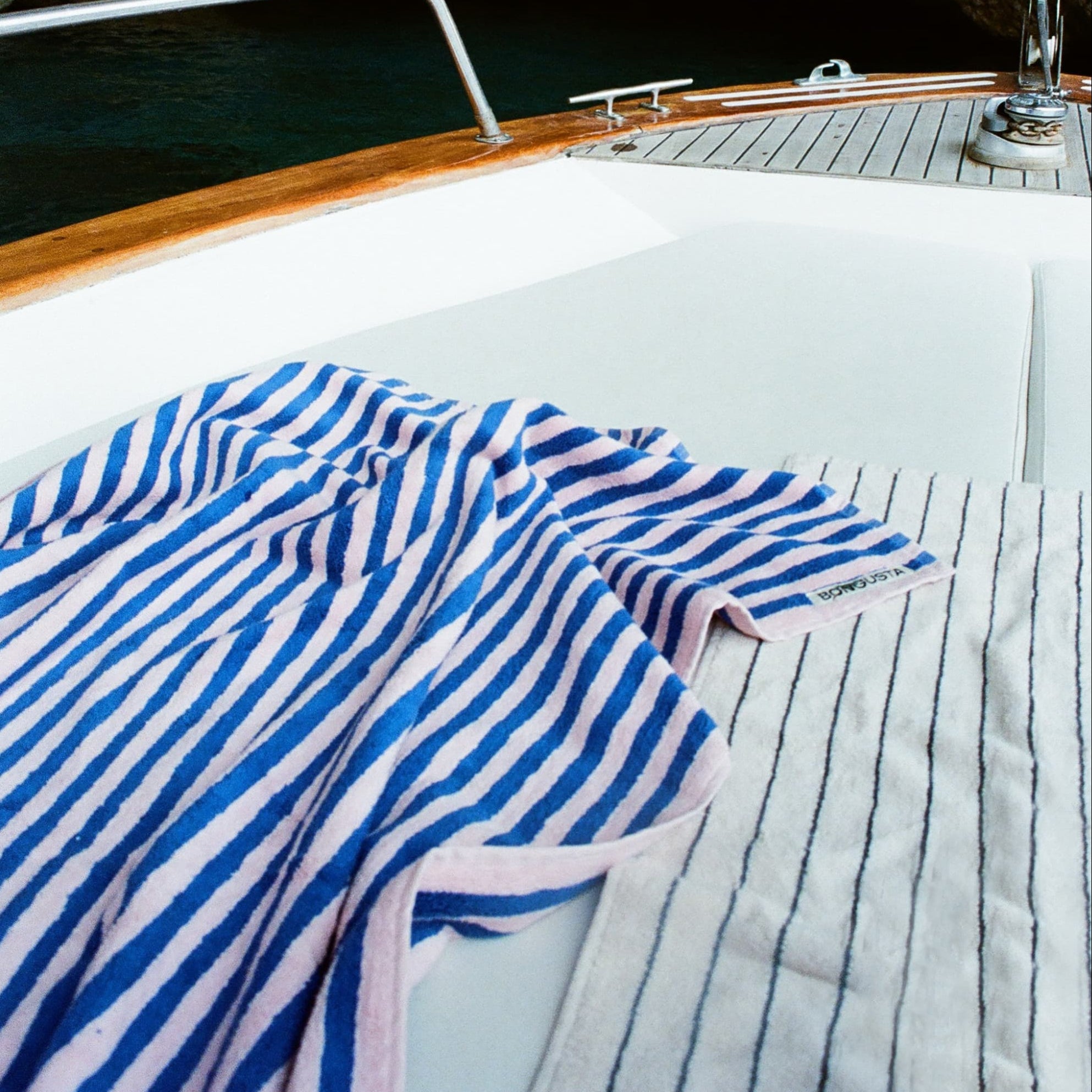 Badehåndkle Dazzling Blue & Rose 100x150