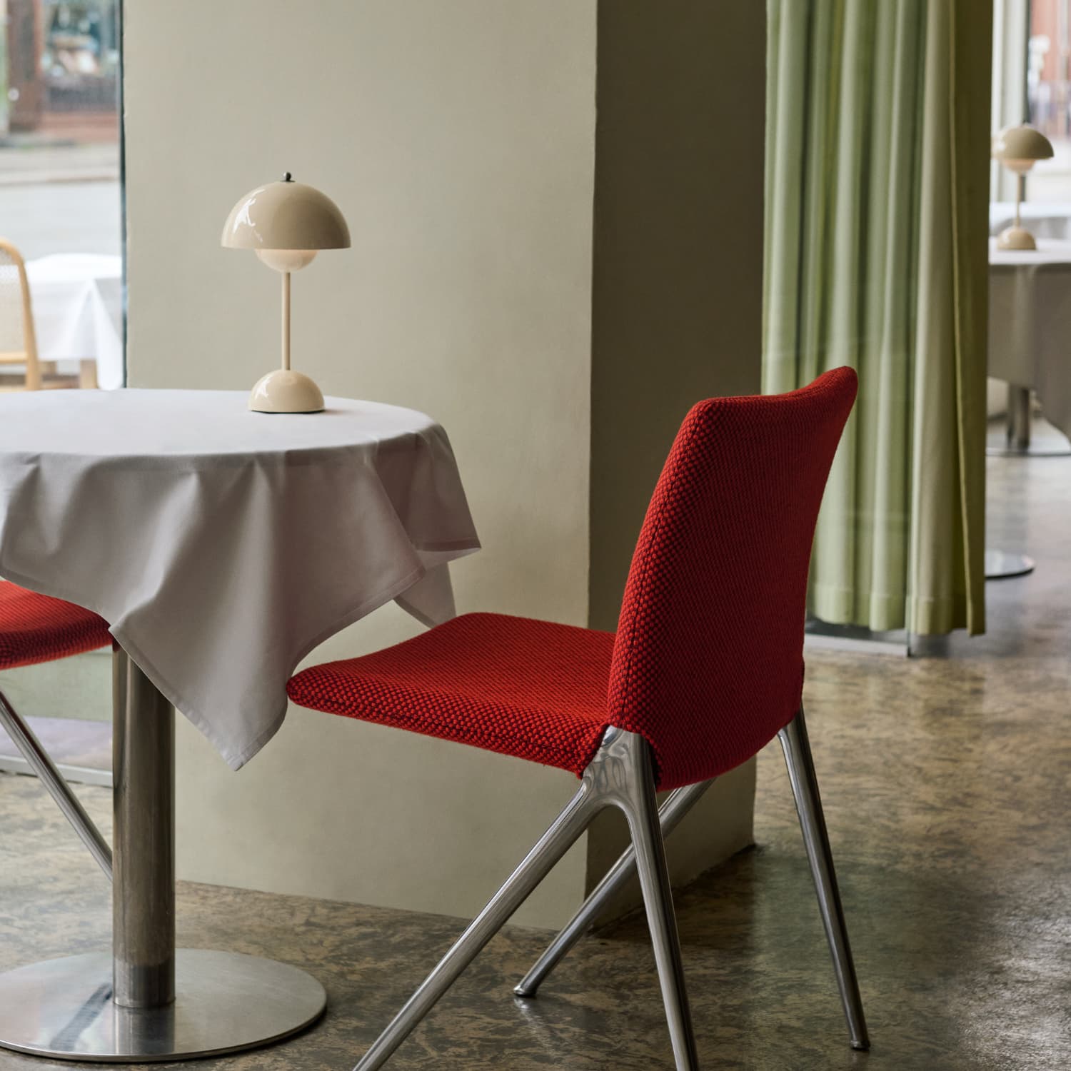 Flowerpot VP9 Oppladbar Lampe Ivory