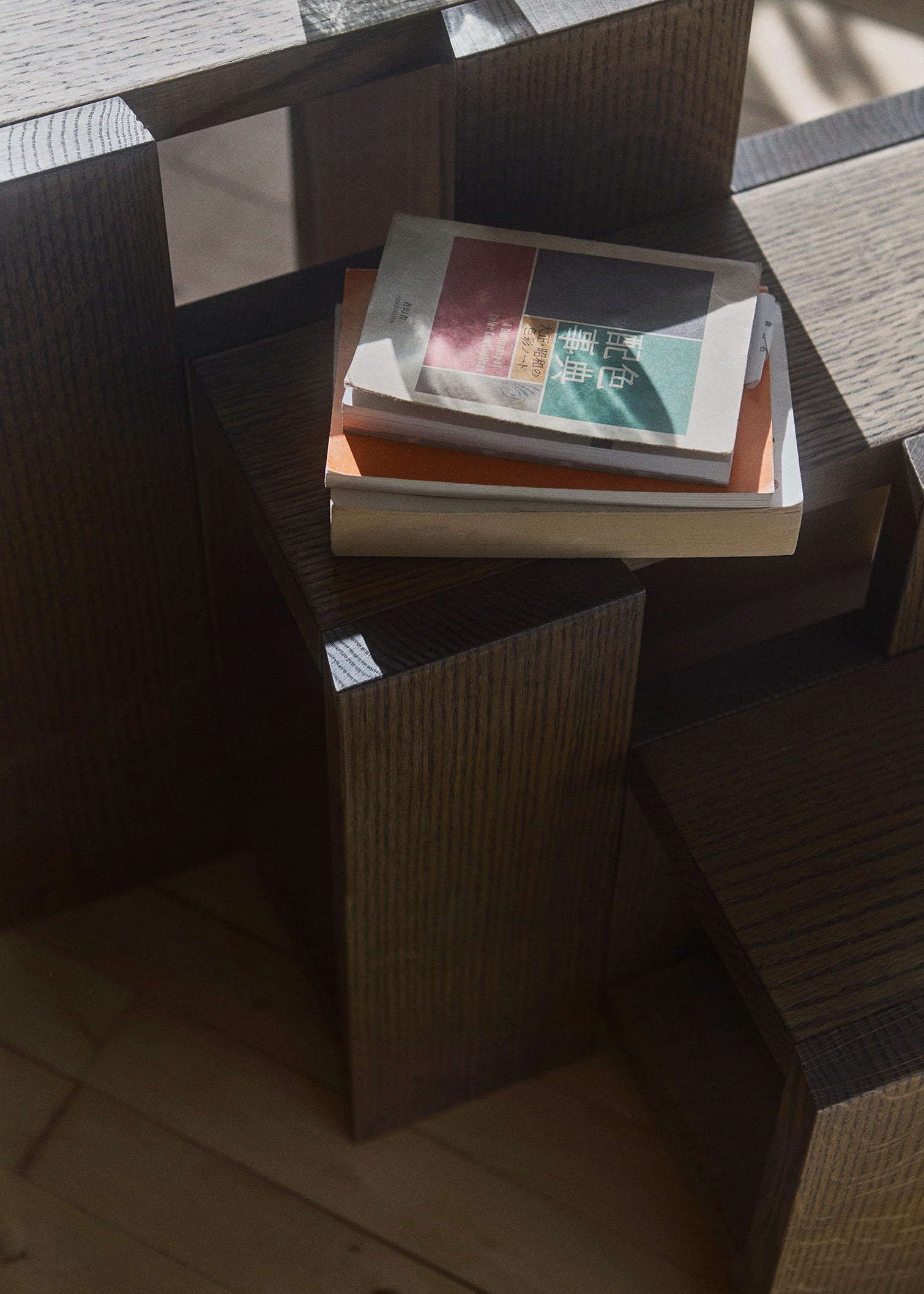 Etagére Sidebord Smoked Red Oak