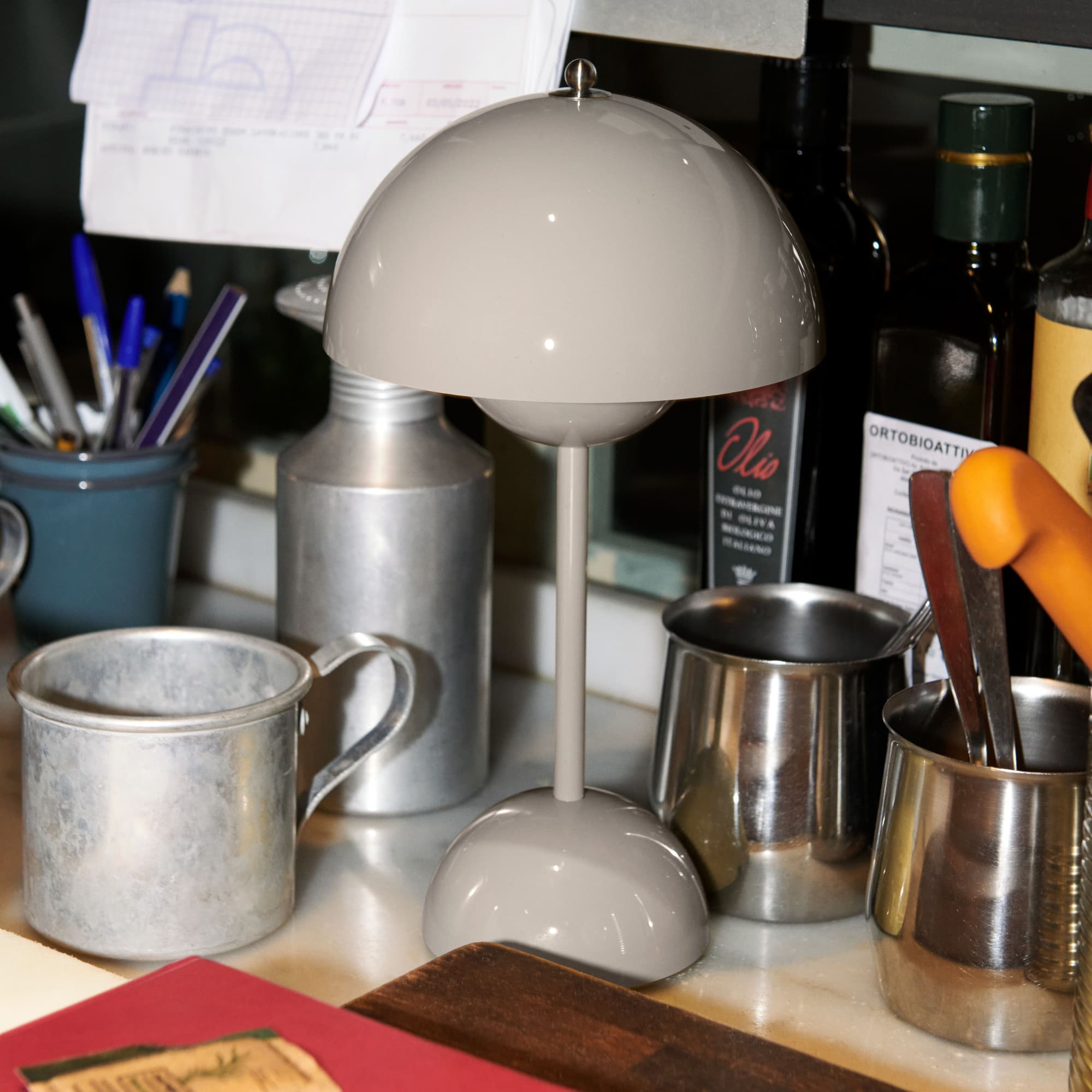 Flowerpot VP9 Oppladbar Lampe Grey Beige