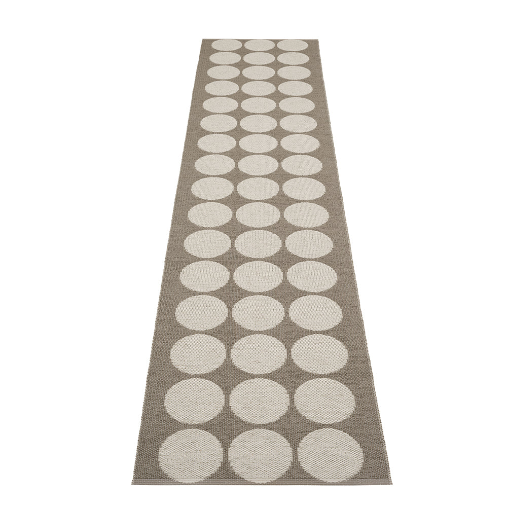 Hugo Walnut/ Linen