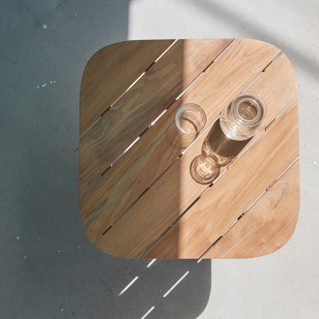 Lilium Lounge Bord Teak