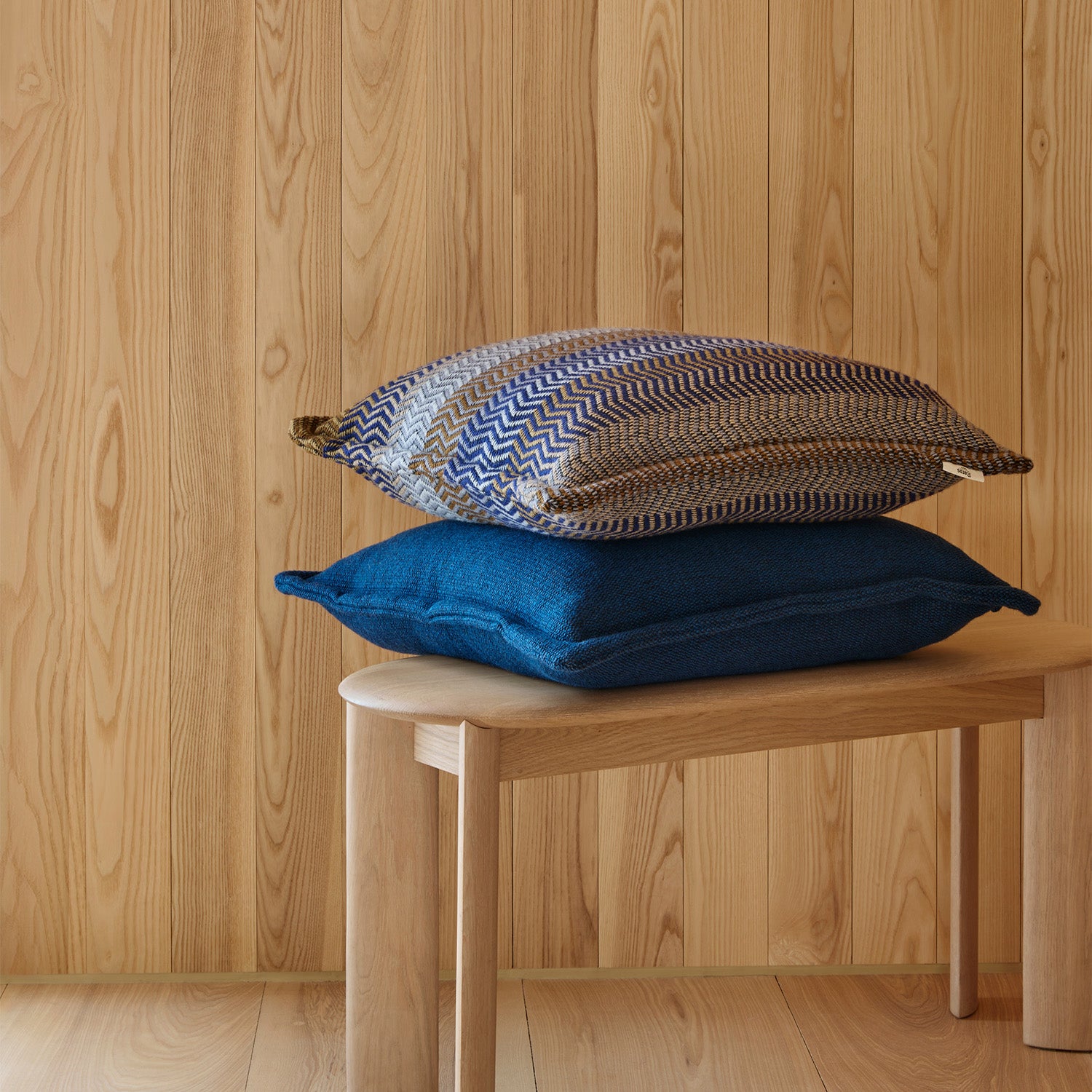 Pute FRI November View 60x60