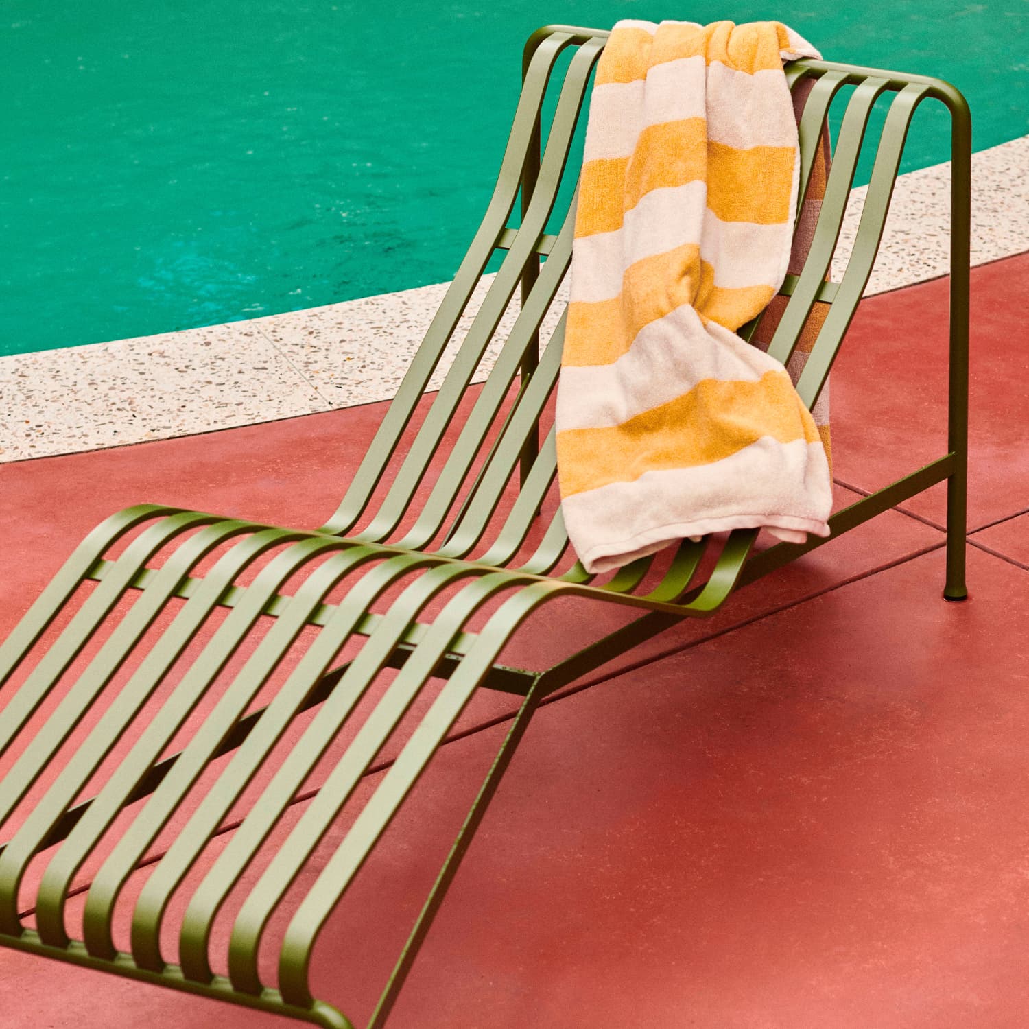 Palissade Chaise Lounge Olive