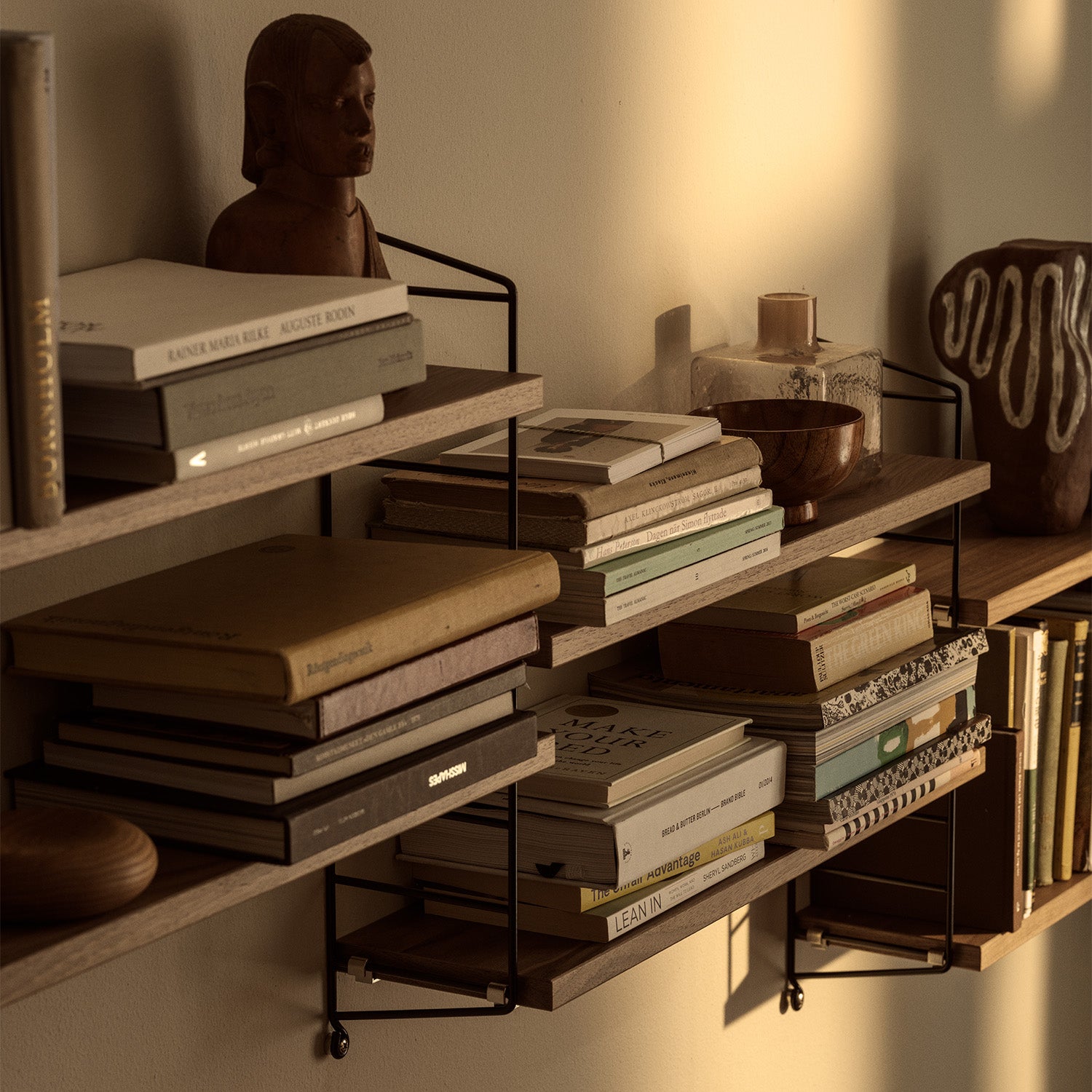 String Pocket Hylle Svart/Valnøtt