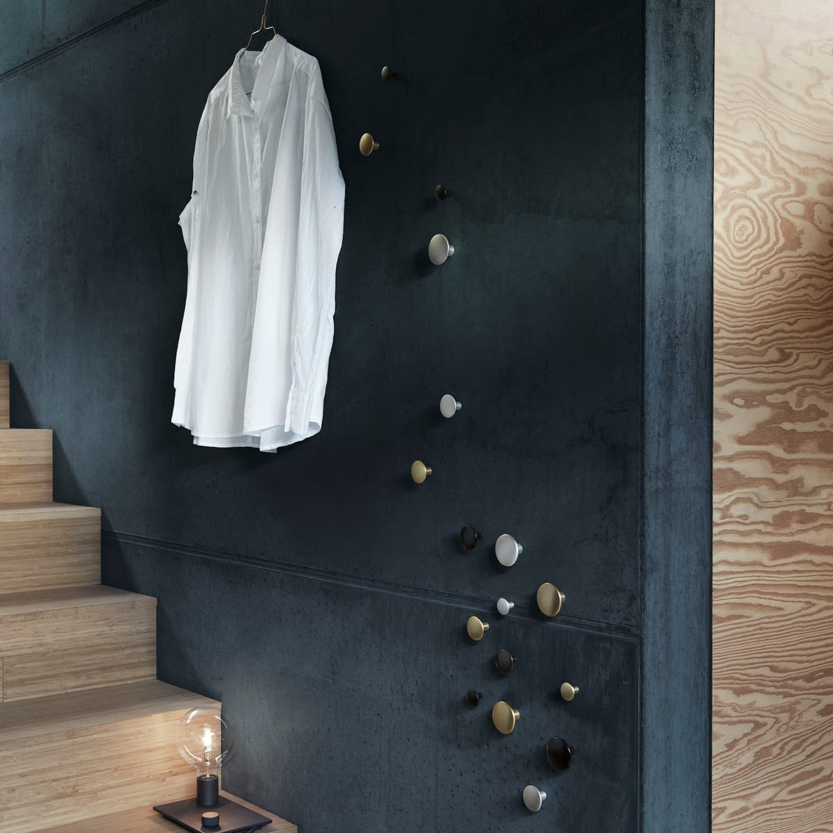 Knagg Dots Metall Svart