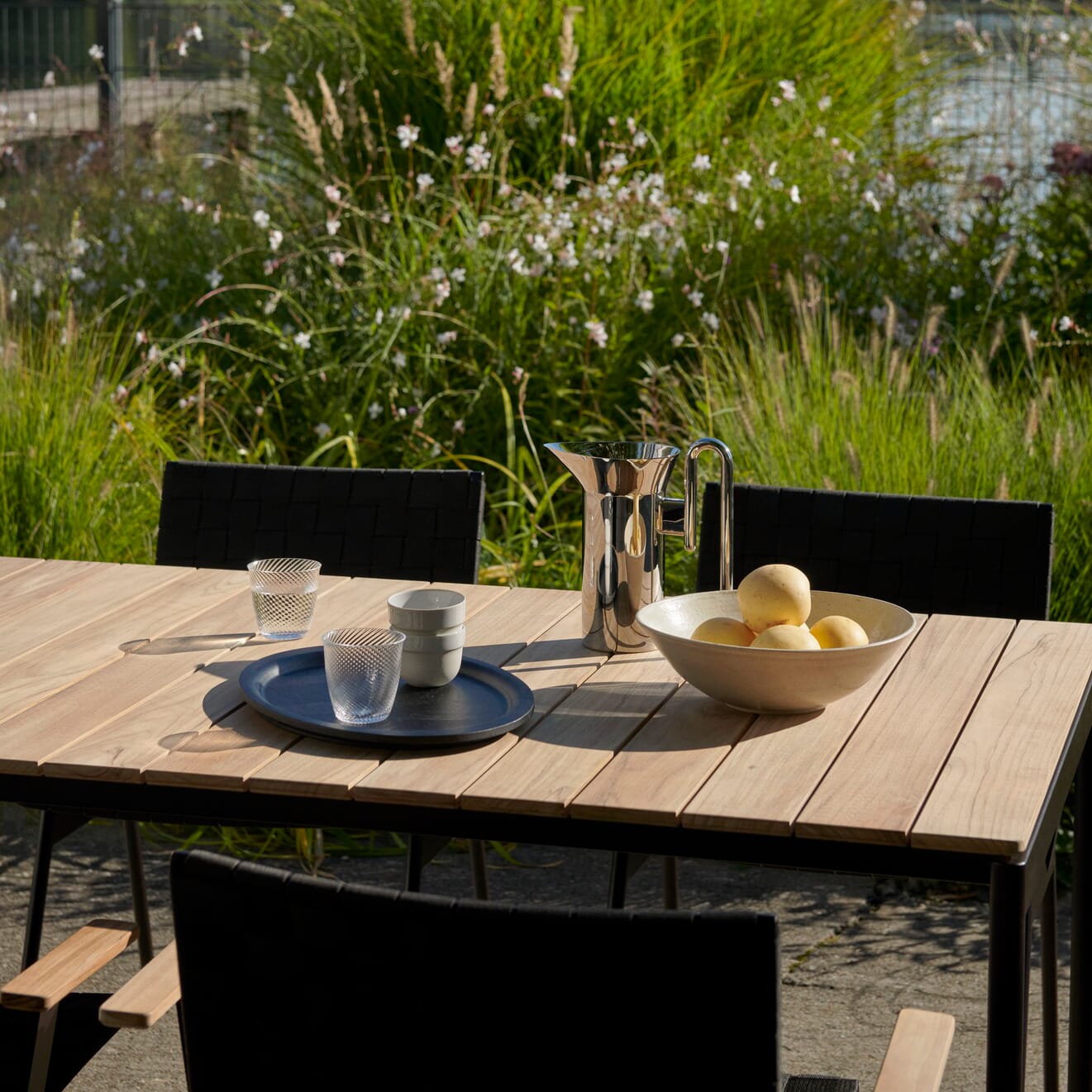 Ville Outdoor Dining Table AV25 Warm Black frame Teak - Bilde 3