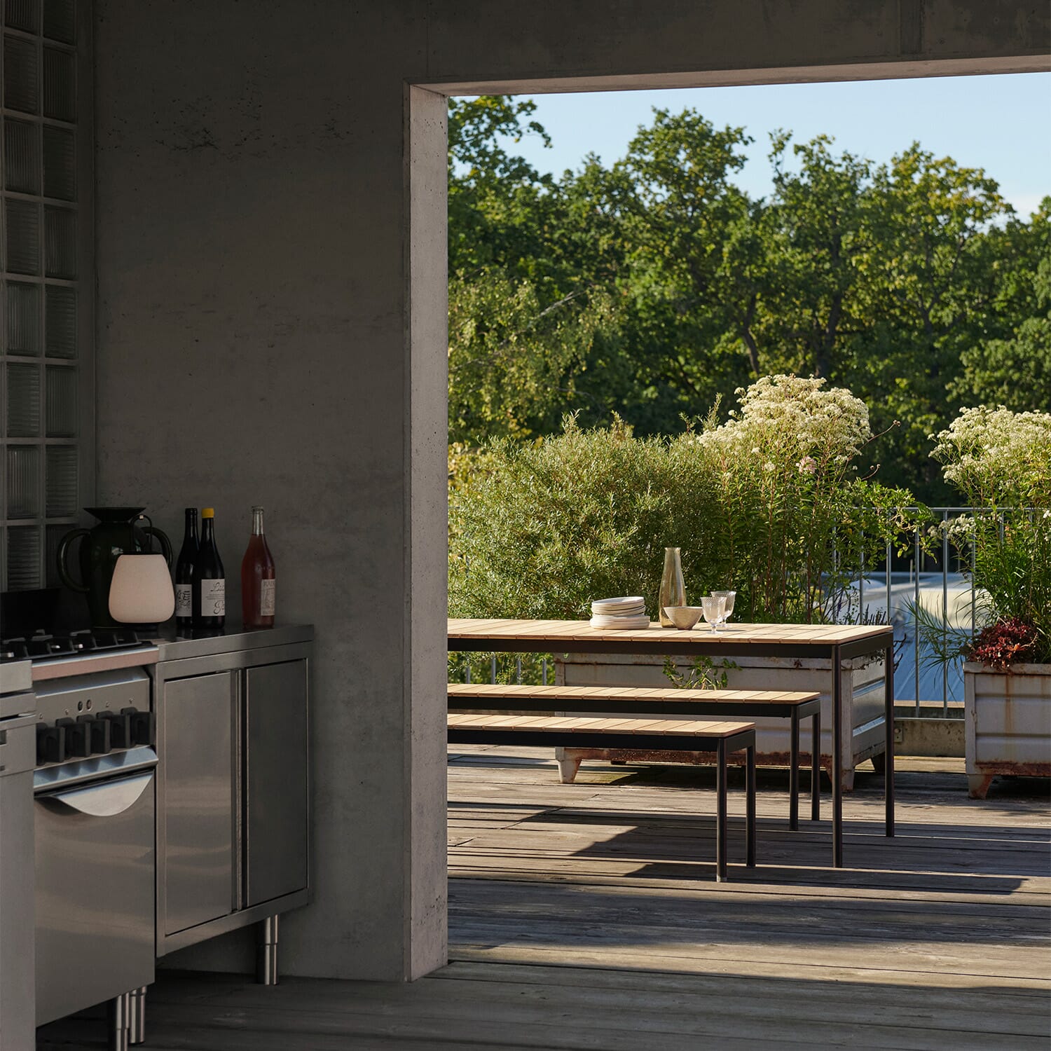 Ville Outdoor Dining Table AV26 Warm Black frame Teak - Bilde 2