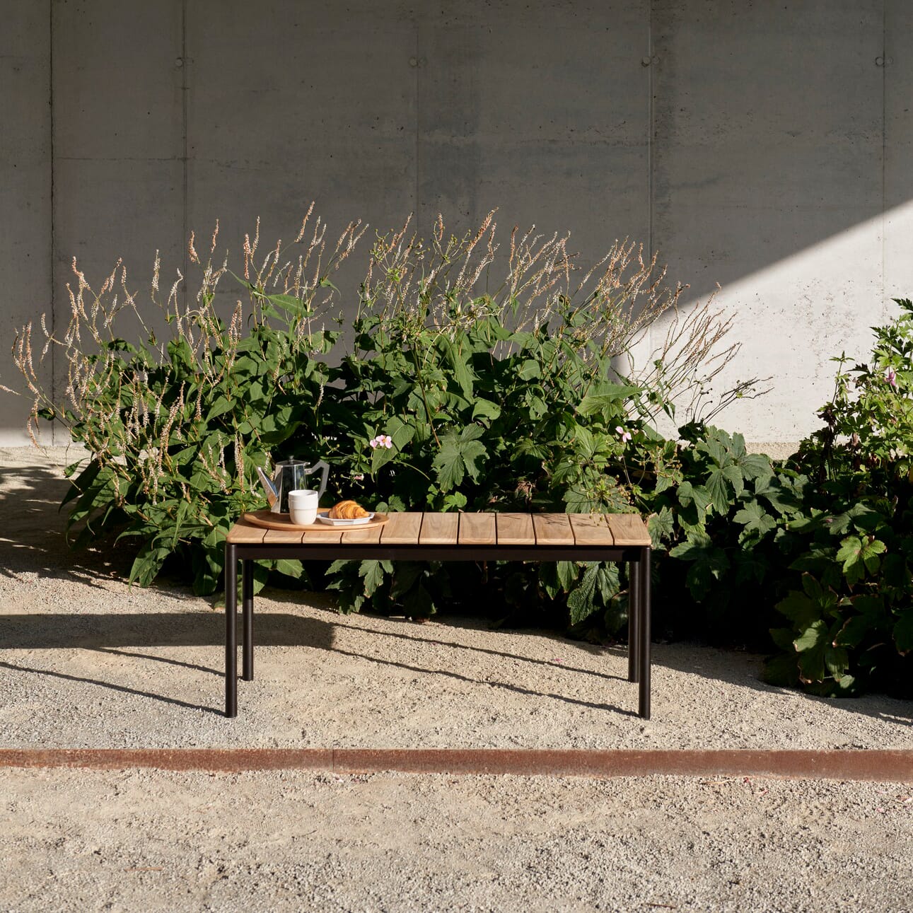 Ville Outdoor Bench AV27 Warm Black - Bilde 3