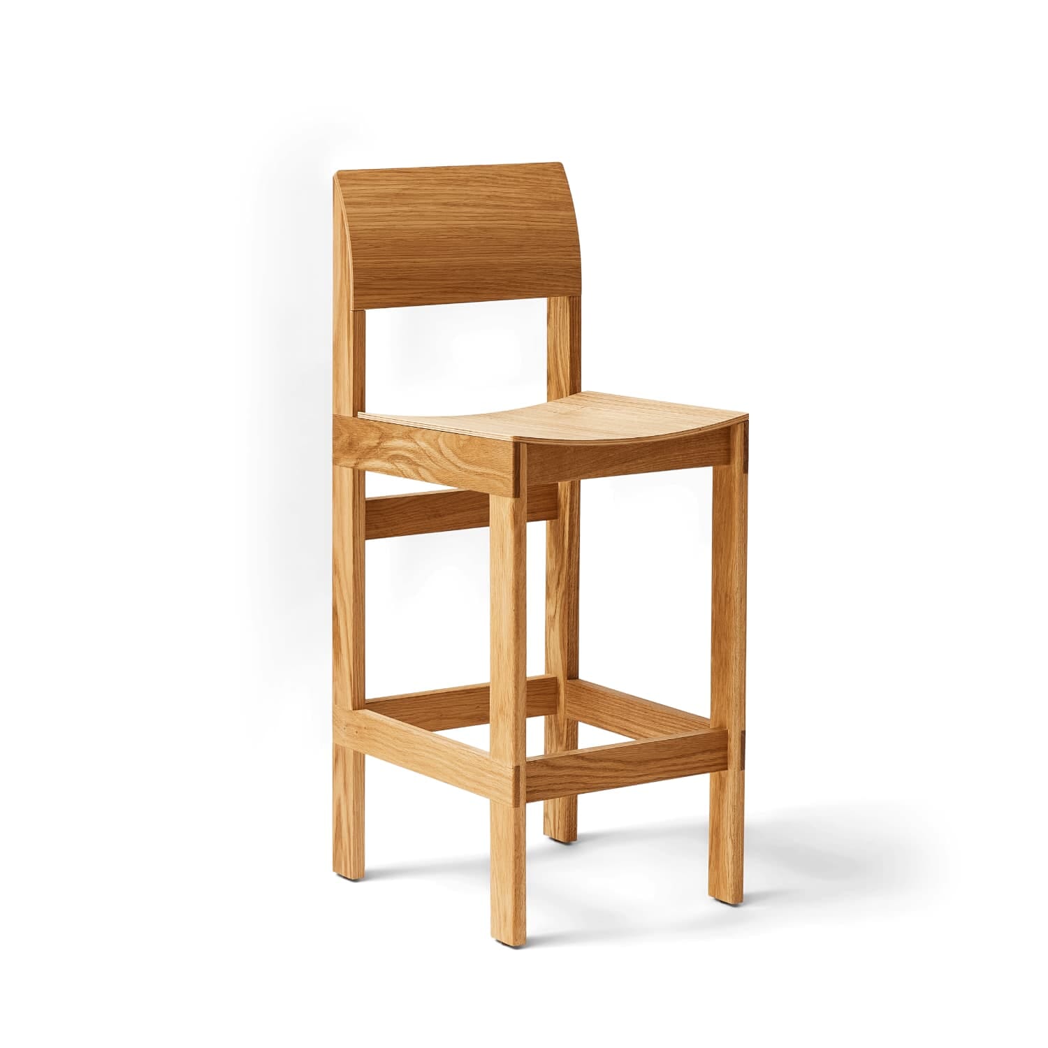 Barstol i skandinavisk design i eik