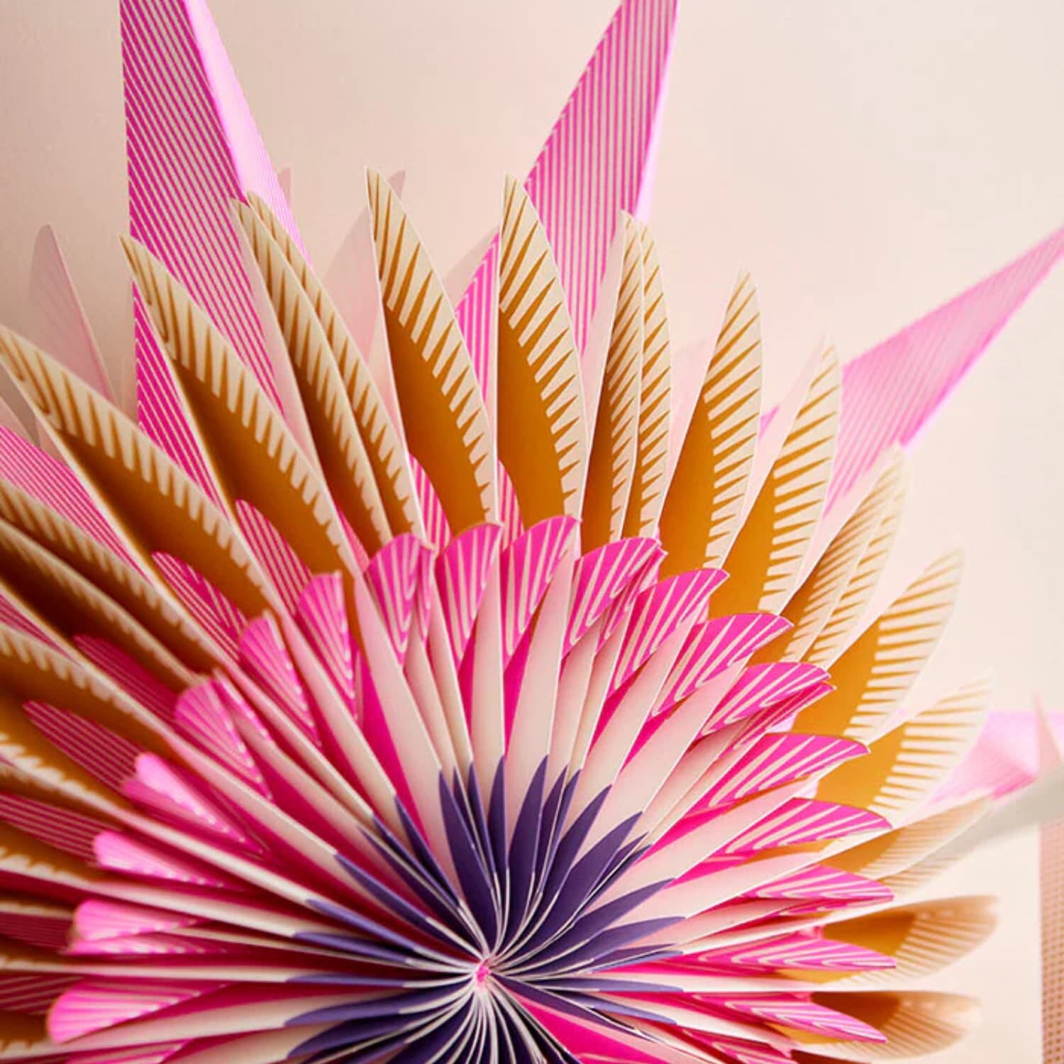 Papirstjerne Equinox Fuchsia 70cm